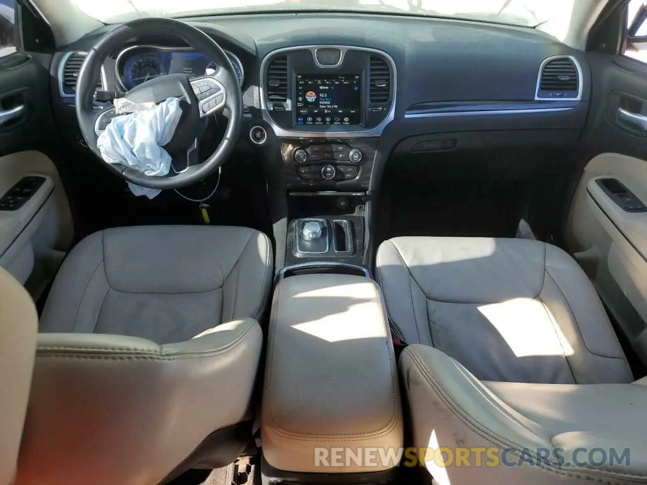 8 fotografías del automóvil dañado 2C3CCABG5MH562986 CHRYSLER 300 2021