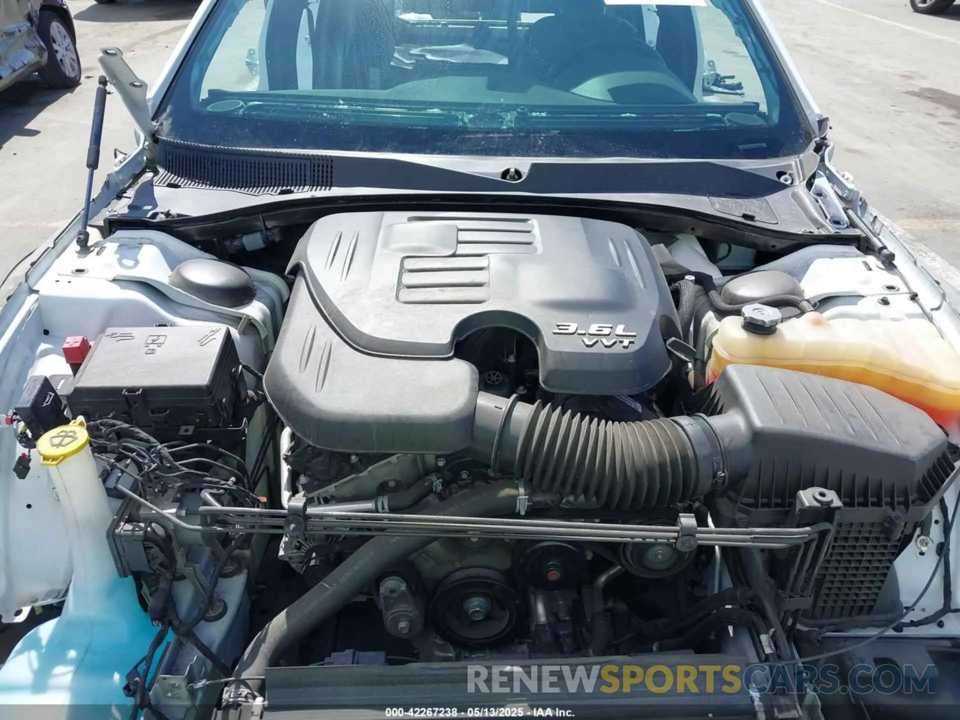 10 fotografías del automóvil dañado 2C3CCABG5MH620255 CHRYSLER 300 2021