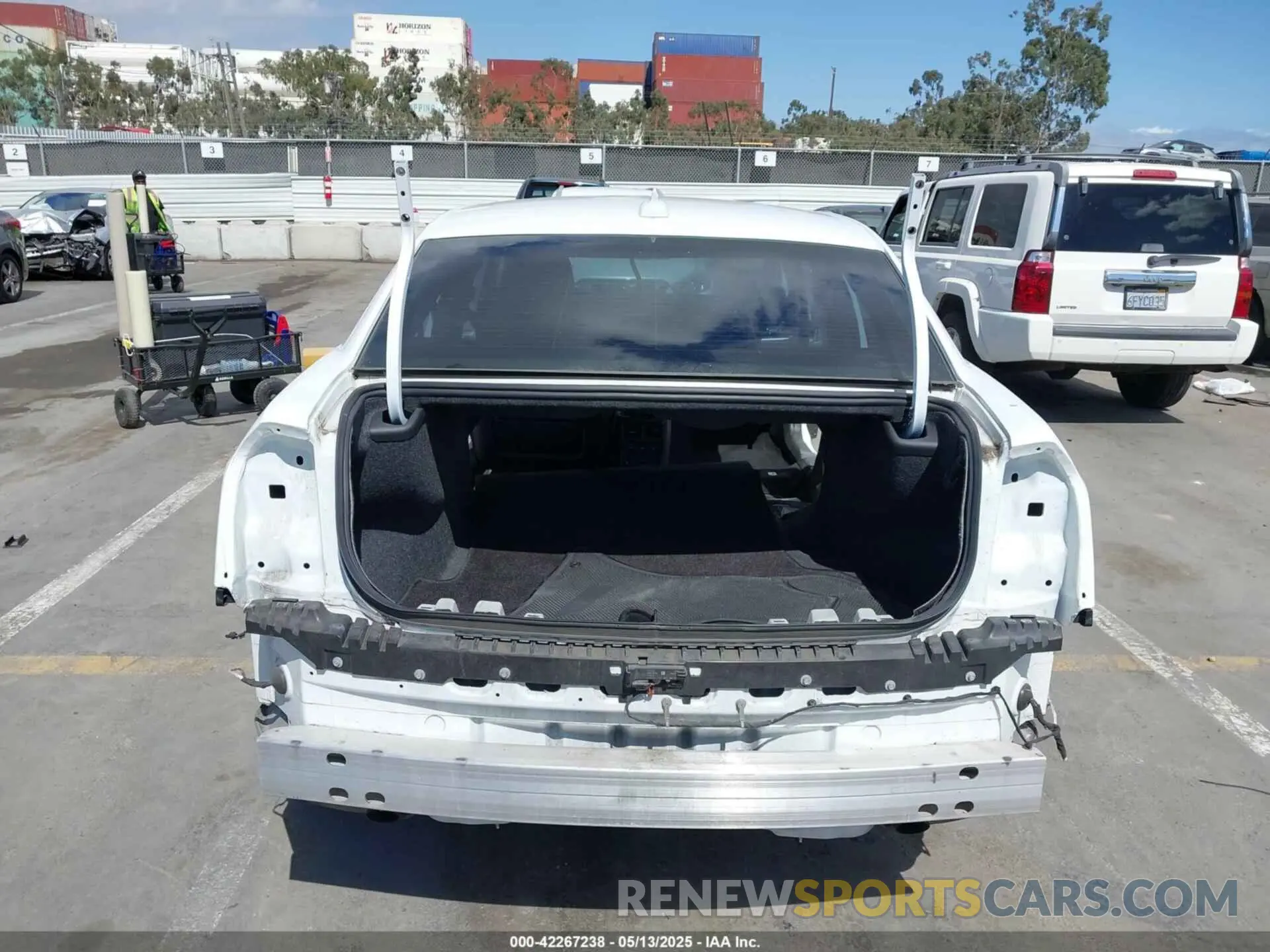 15 fotografías del automóvil dañado 2C3CCABG5MH620255 CHRYSLER 300 2021