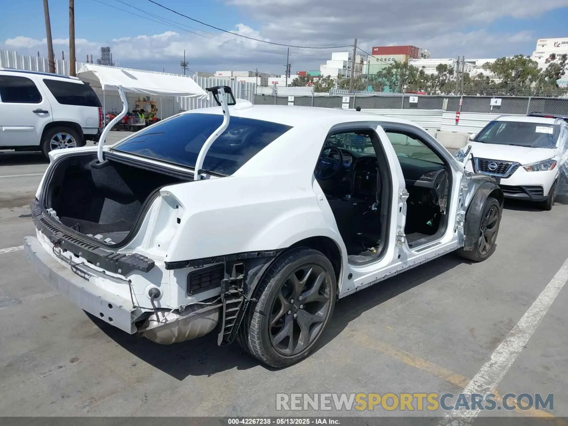 4 fotografías del automóvil dañado 2C3CCABG5MH620255 CHRYSLER 300 2021