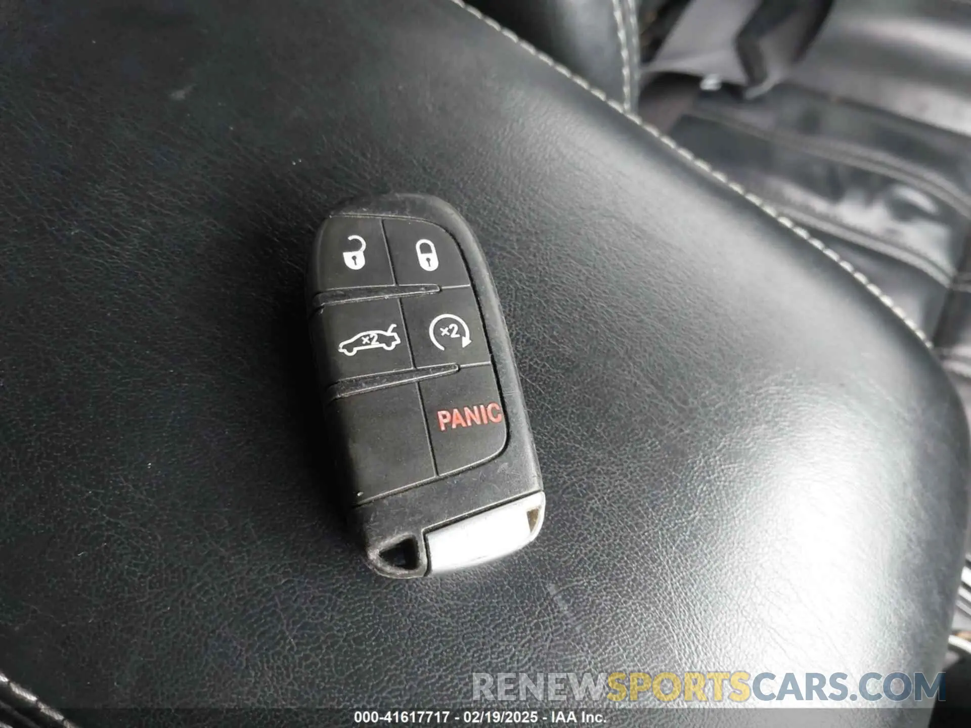 11 fotografías del automóvil dañado 2C3CCABG6MH545419 CHRYSLER 300 2021