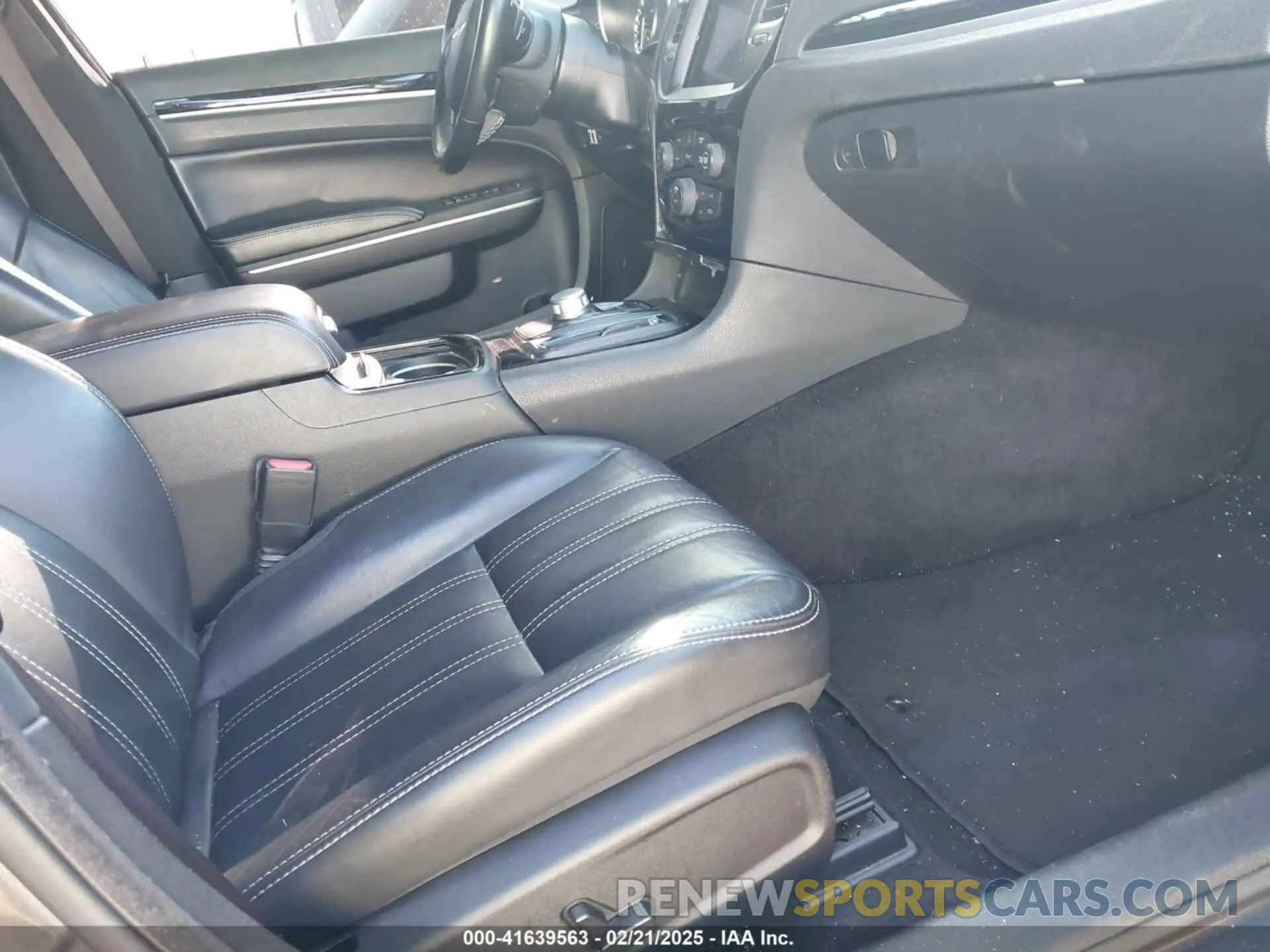 5 fotografías del automóvil dañado 2C3CCABG6MH626419 CHRYSLER 300 2021