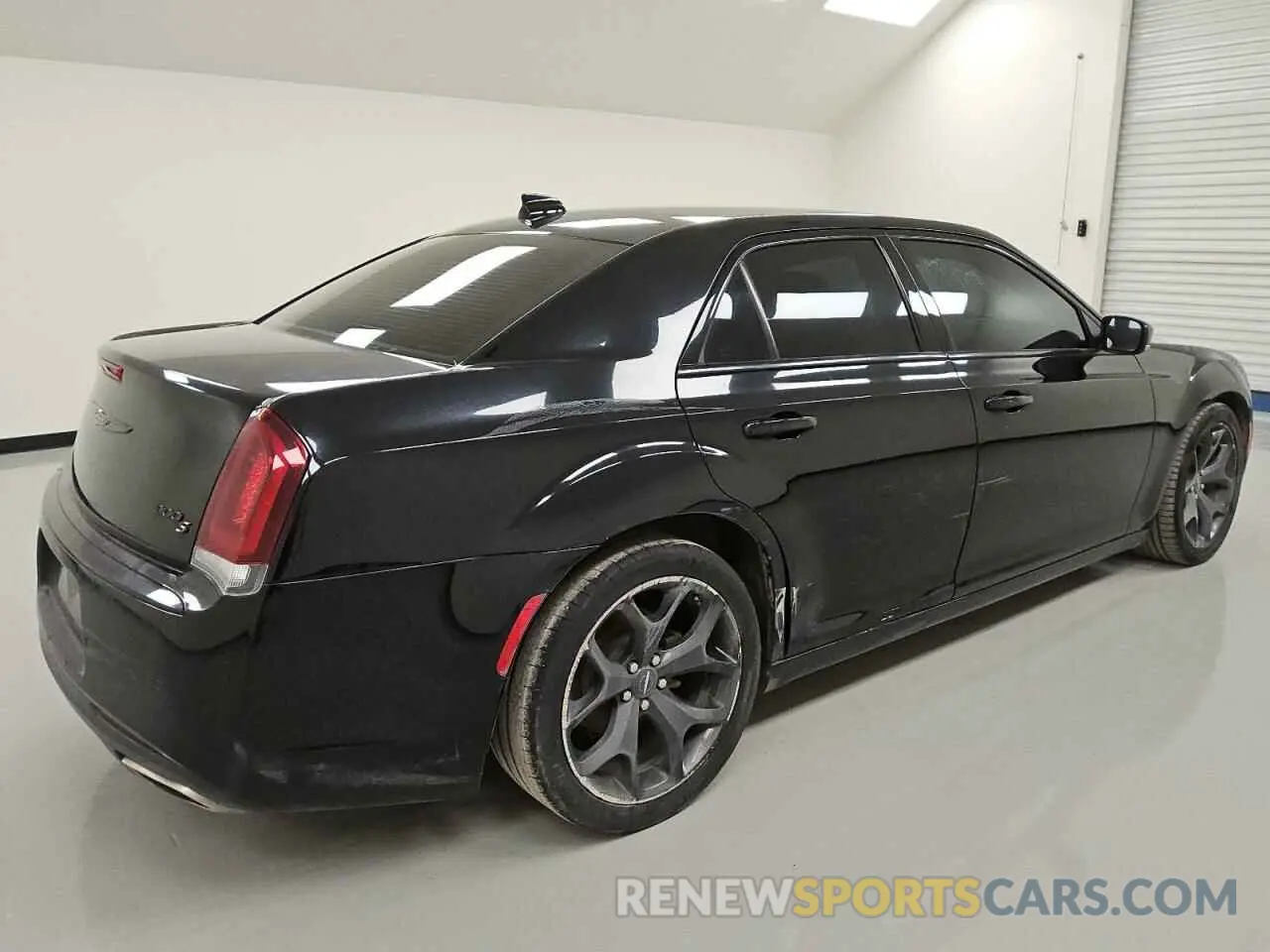 3 fotografías del automóvil dañado 2C3CCABG8MH520182 CHRYSLER 300 2021