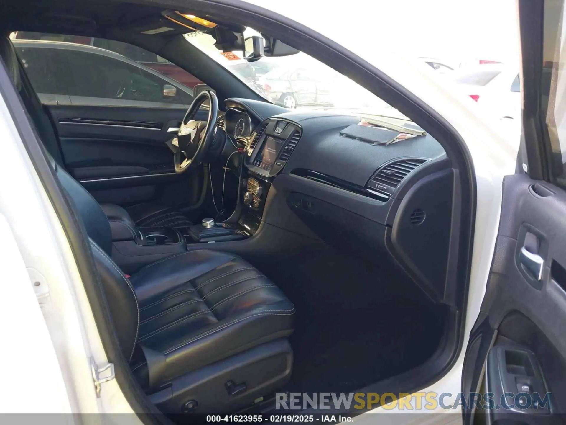 5 fotografías del automóvil dañado 2C3CCABG8MH537354 CHRYSLER 300 2021