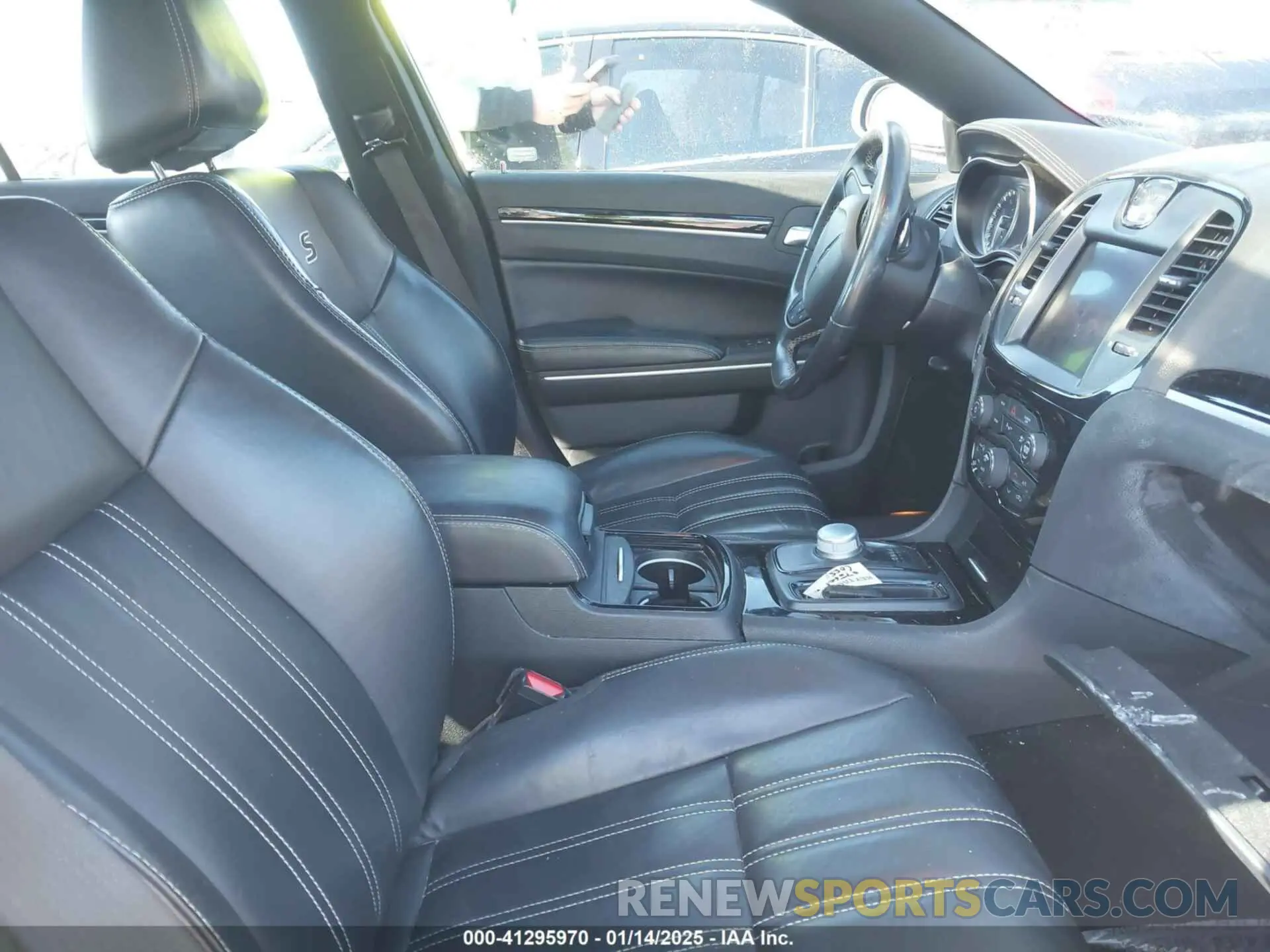 5 fotografías del automóvil dañado 2C3CCABGXMH537050 CHRYSLER 300 2021