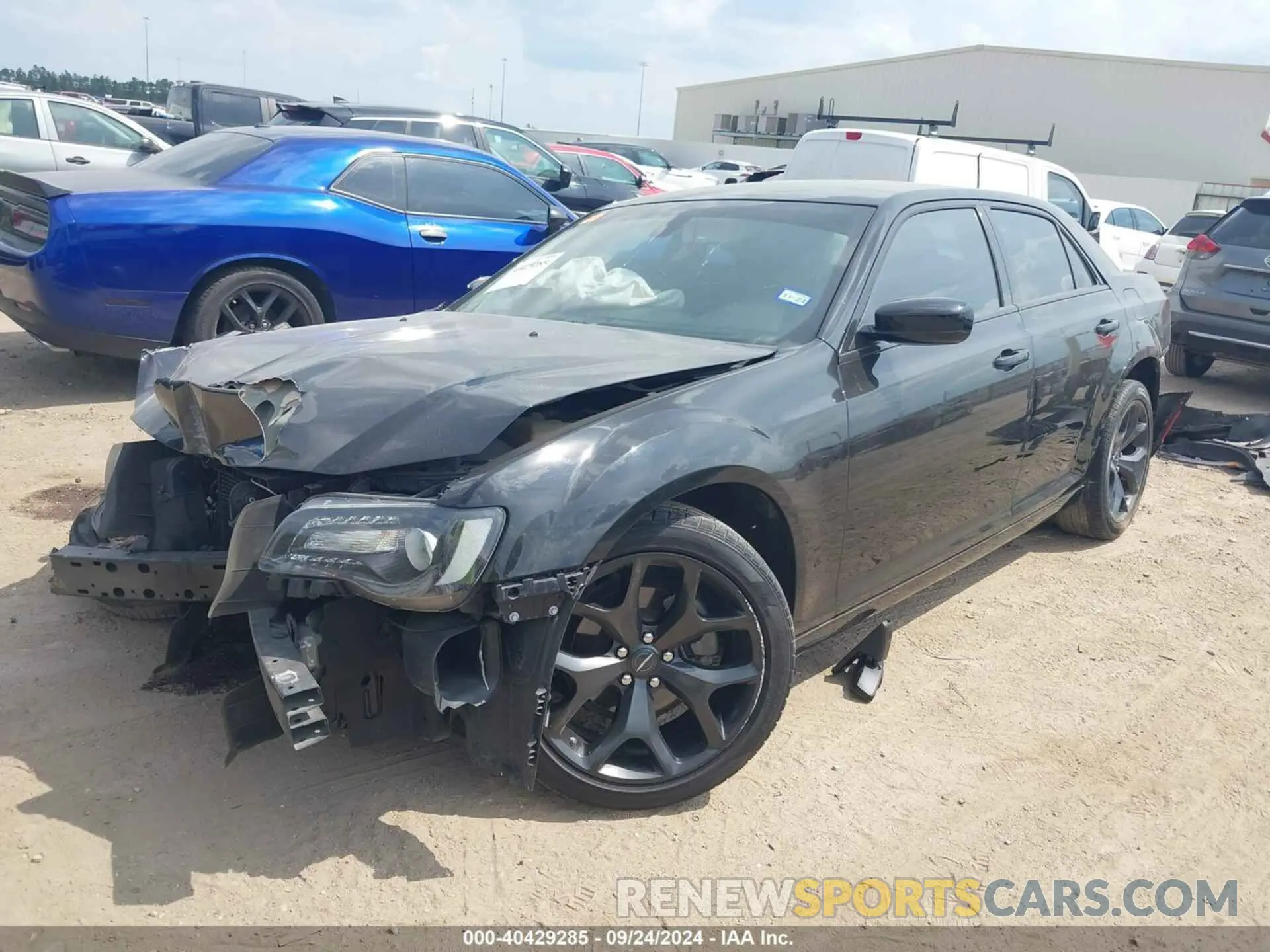 2 fotografías del automóvil dañado 2C3CCAAGXNH214474 CHRYSLER 300 2022