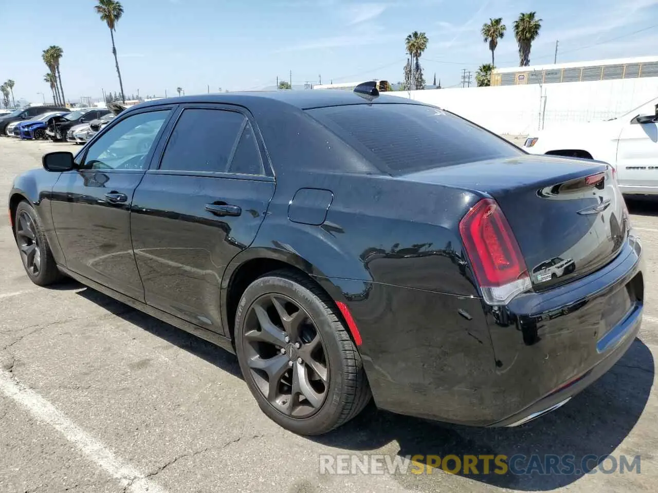 2 fotografías del automóvil dañado 2C3CCABG0NH232643 CHRYSLER 300 2022