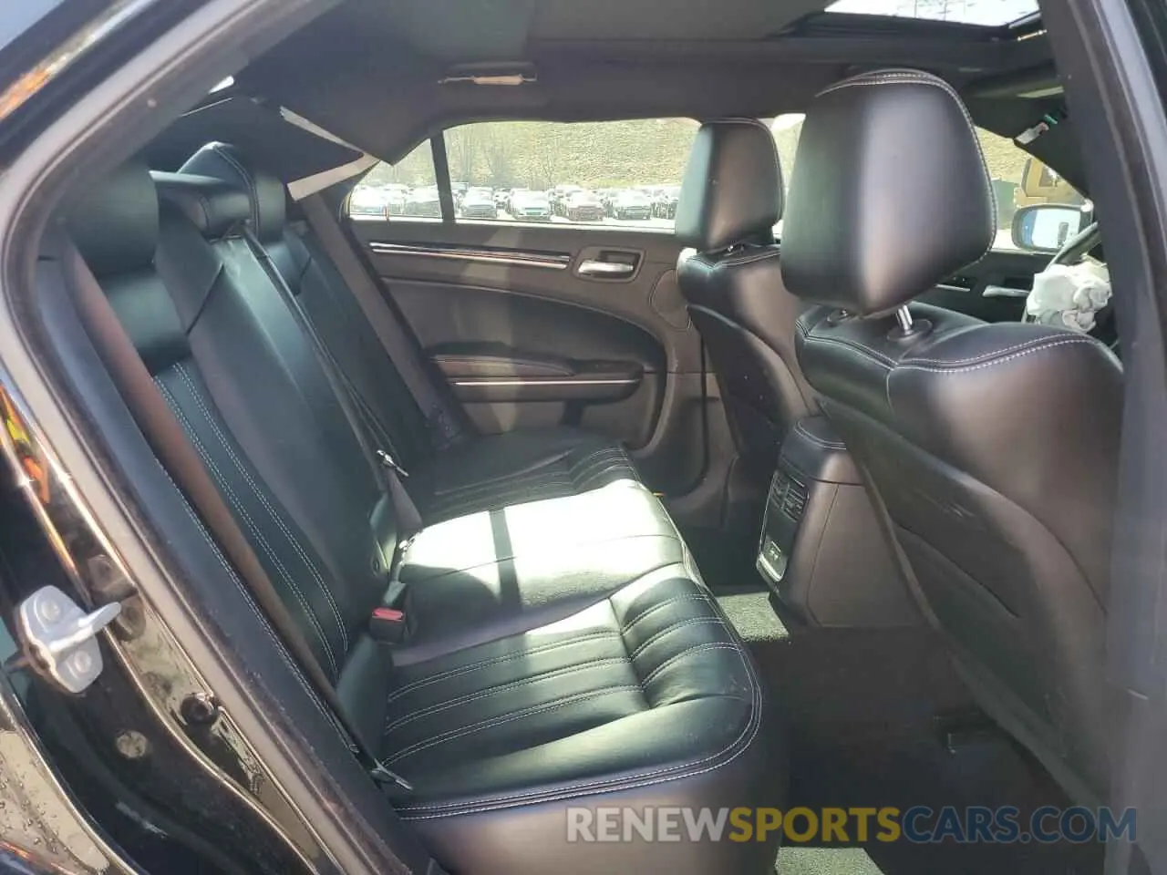 10 fotografías del automóvil dañado 2C3CCABG1NH115945 CHRYSLER 300 2022