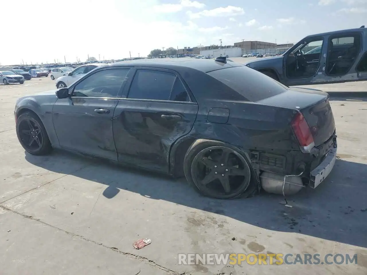 2 fotografías del automóvil dañado 2C3CCABG1NH167625 CHRYSLER 300 2022