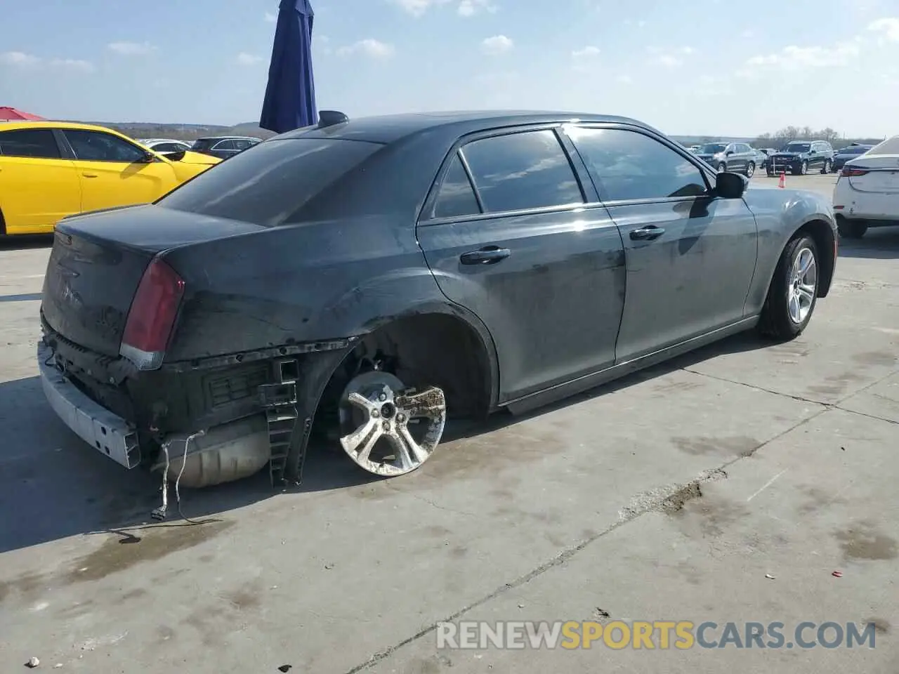 3 fotografías del automóvil dañado 2C3CCABG1NH167625 CHRYSLER 300 2022