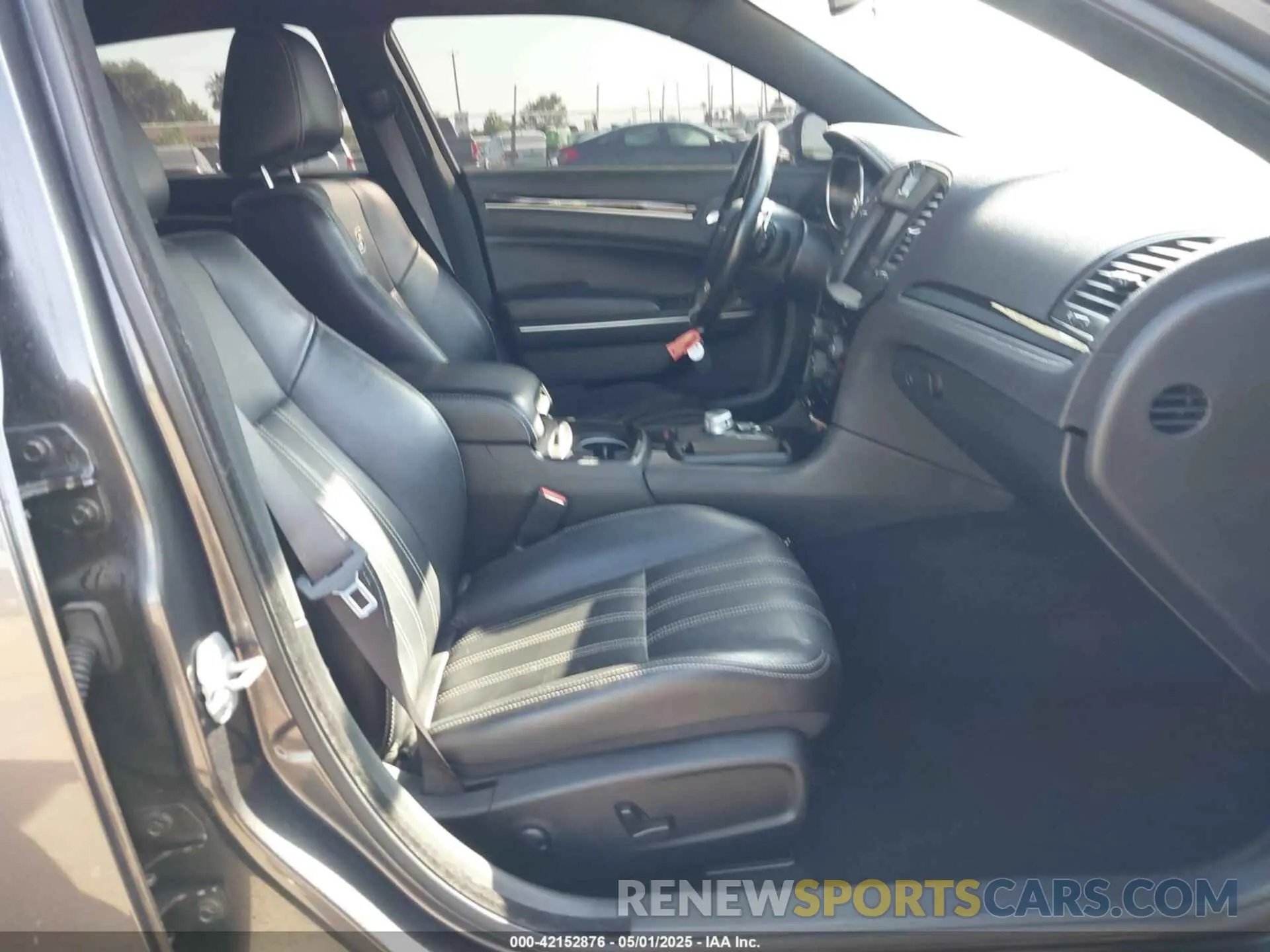 5 fotografías del automóvil dañado 2C3CCABG2NH123133 CHRYSLER 300 2022