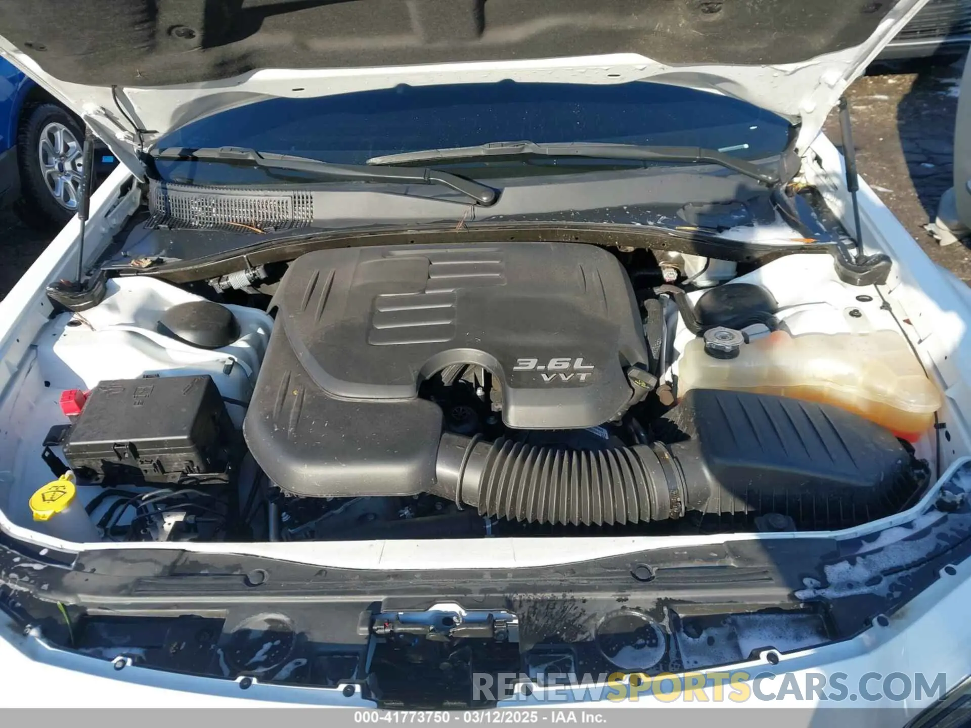 10 fotografías del automóvil dañado 2C3CCABG2NH167679 CHRYSLER 300 2022