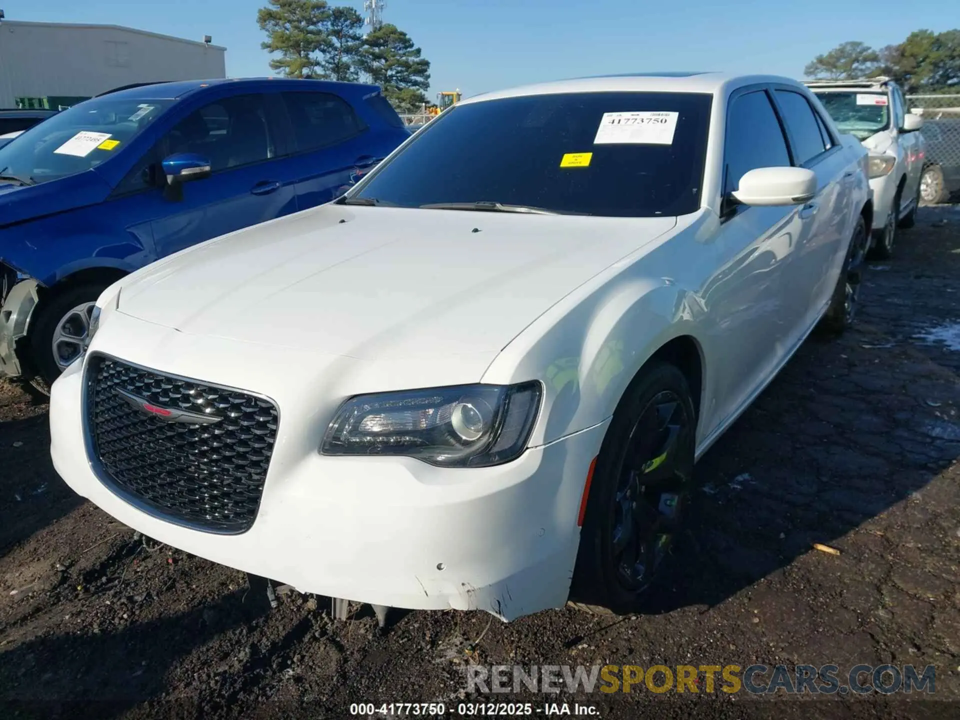 2 fotografías del automóvil dañado 2C3CCABG2NH167679 CHRYSLER 300 2022