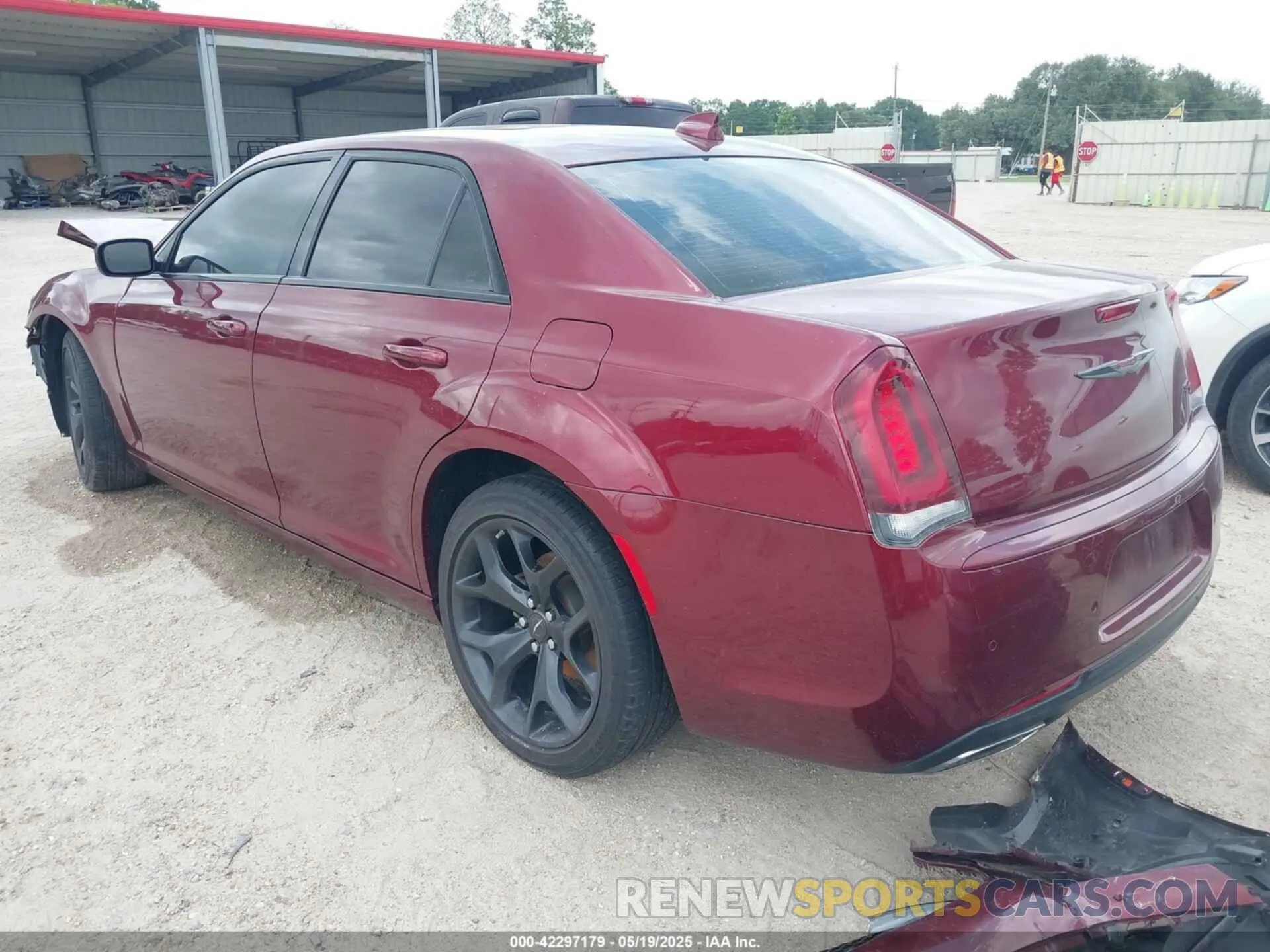 3 fotografías del automóvil dañado 2C3CCABG3NH167612 CHRYSLER 300 2022