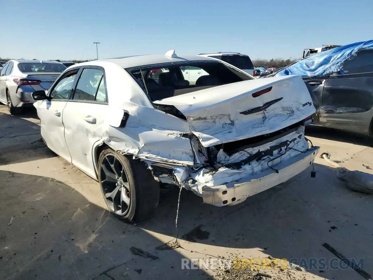 2 fotografías del automóvil dañado 2C3CCABG8NH245284 CHRYSLER 300 2022