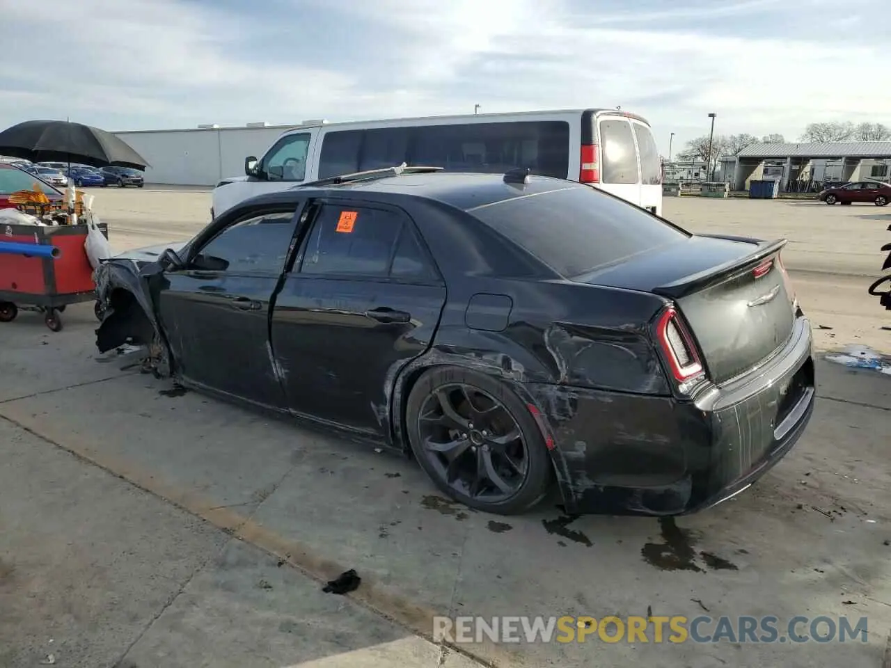 2 fotografías del automóvil dañado 2C3CCABT5NH150873 CHRYSLER 300 2022