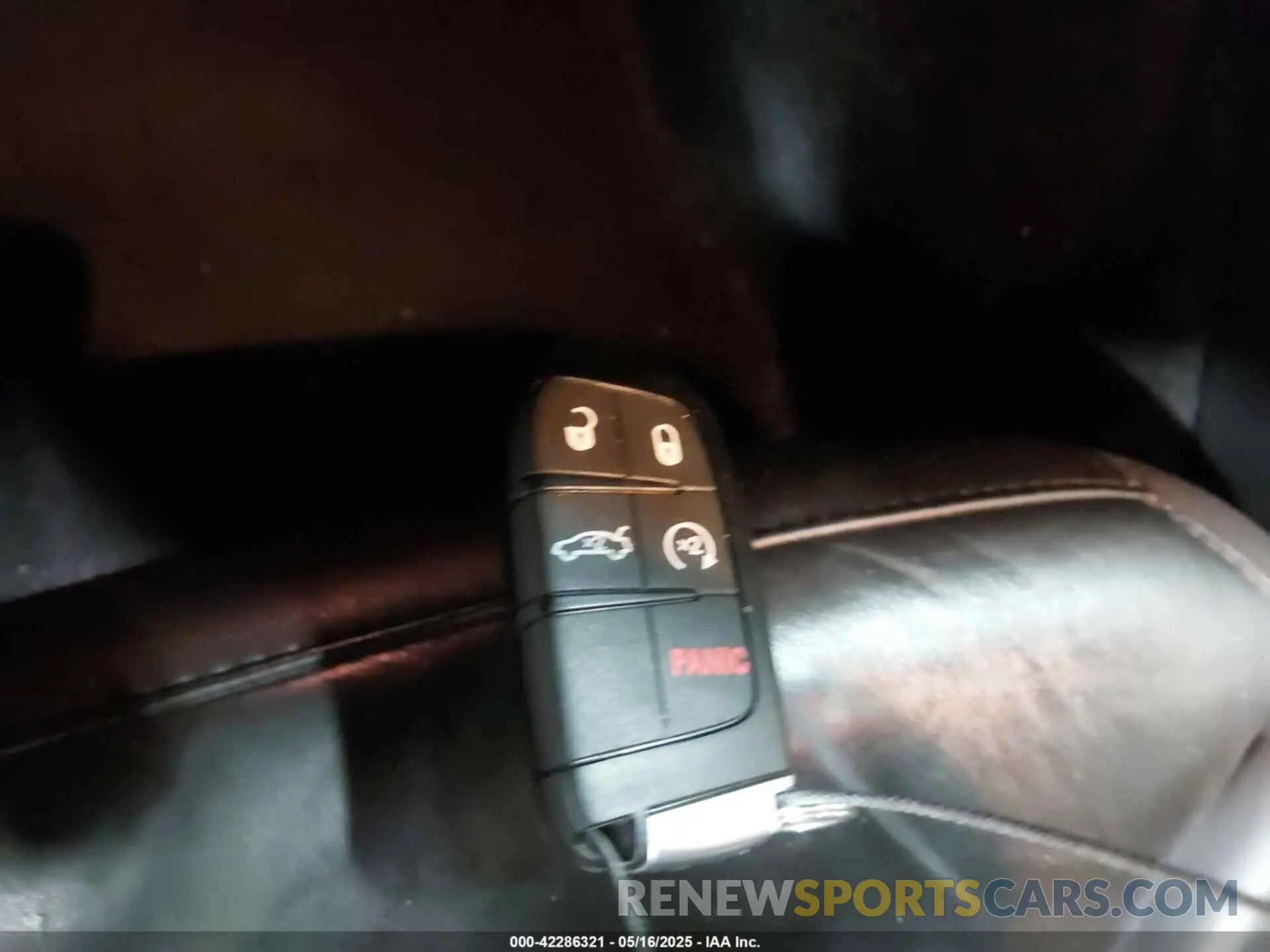 11 fotografías del automóvil dañado 2C3CCADG1NH205500 CHRYSLER 300 2022