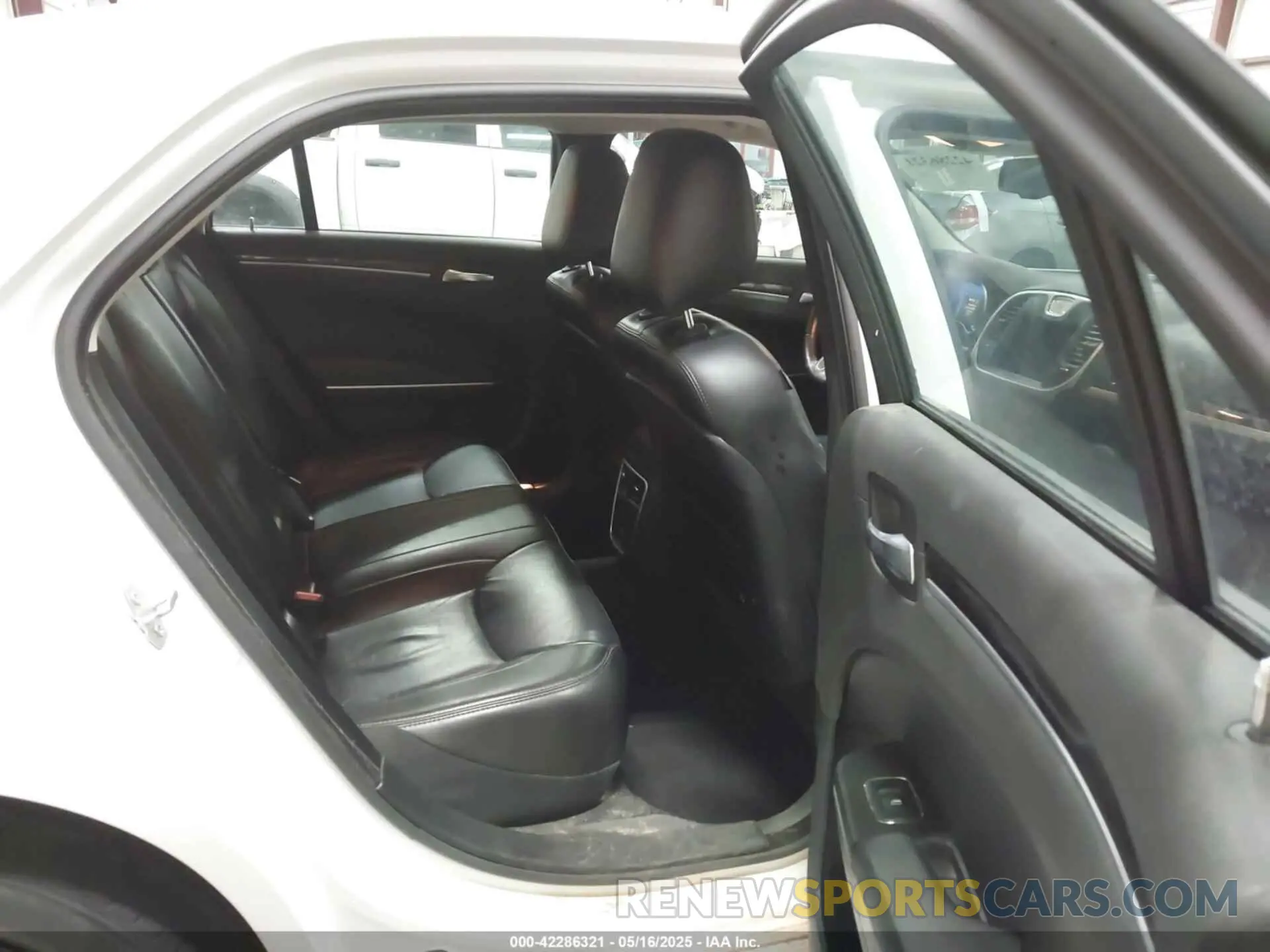 8 fotografías del automóvil dañado 2C3CCADG1NH205500 CHRYSLER 300 2022