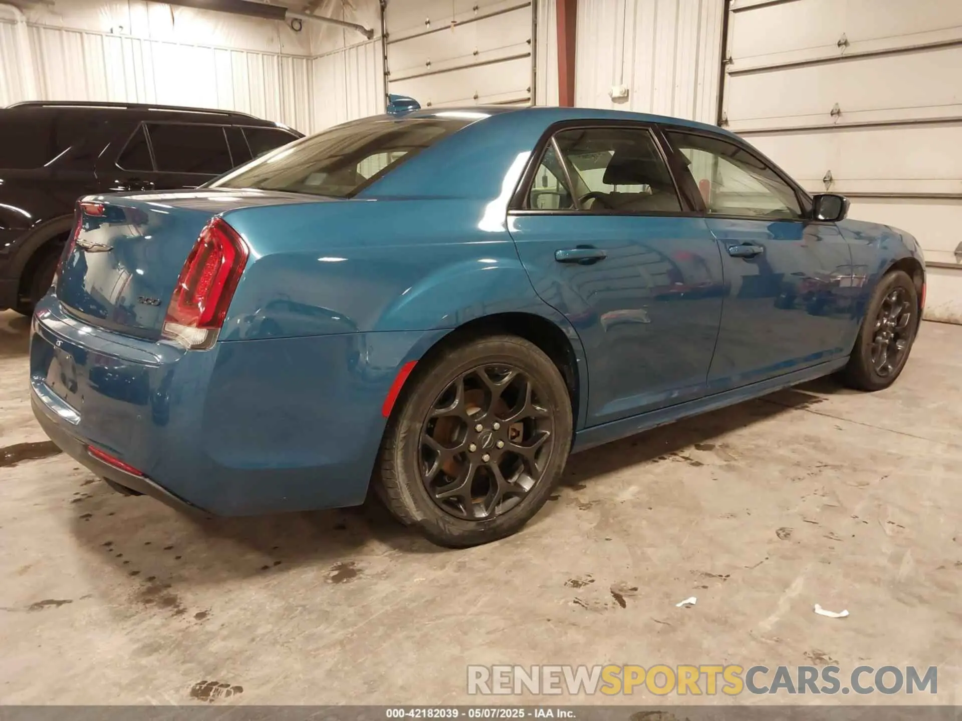 4 fotografías del automóvil dañado 2C3CCASG5NH241600 CHRYSLER 300 2022