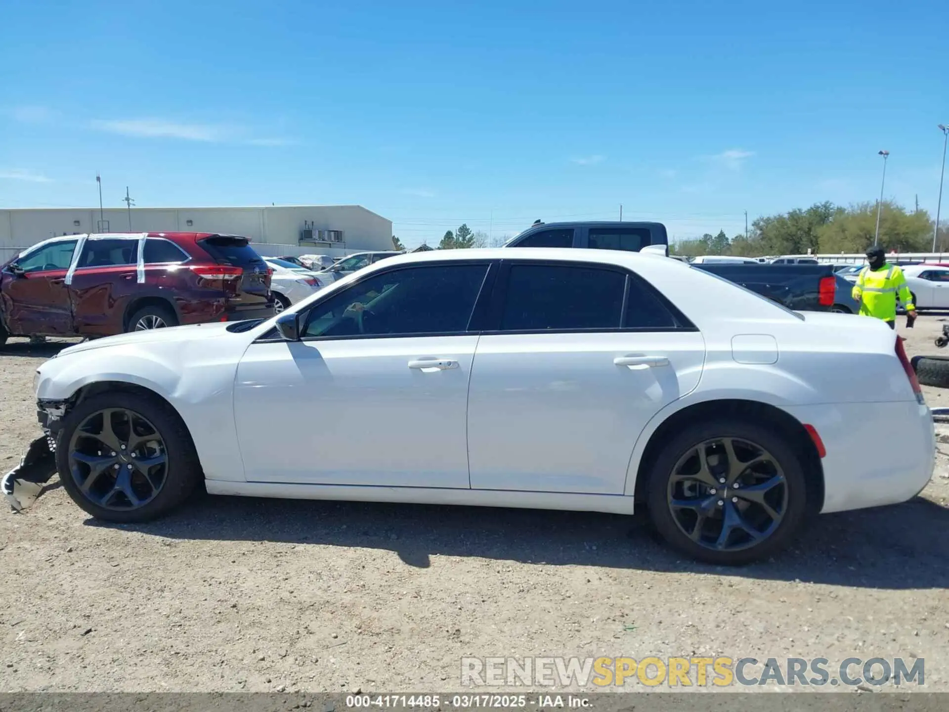 15 fotografías del automóvil dañado 2C3CCAAGXPH664953 CHRYSLER 300 2023