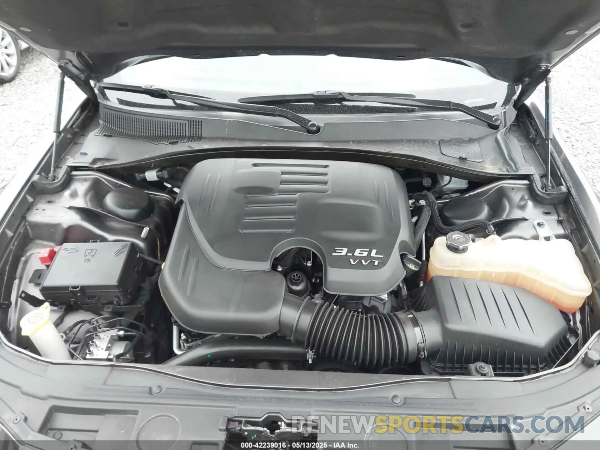 10 fotografías del automóvil dañado 2C3CCABG1PH561239 CHRYSLER 300 2023