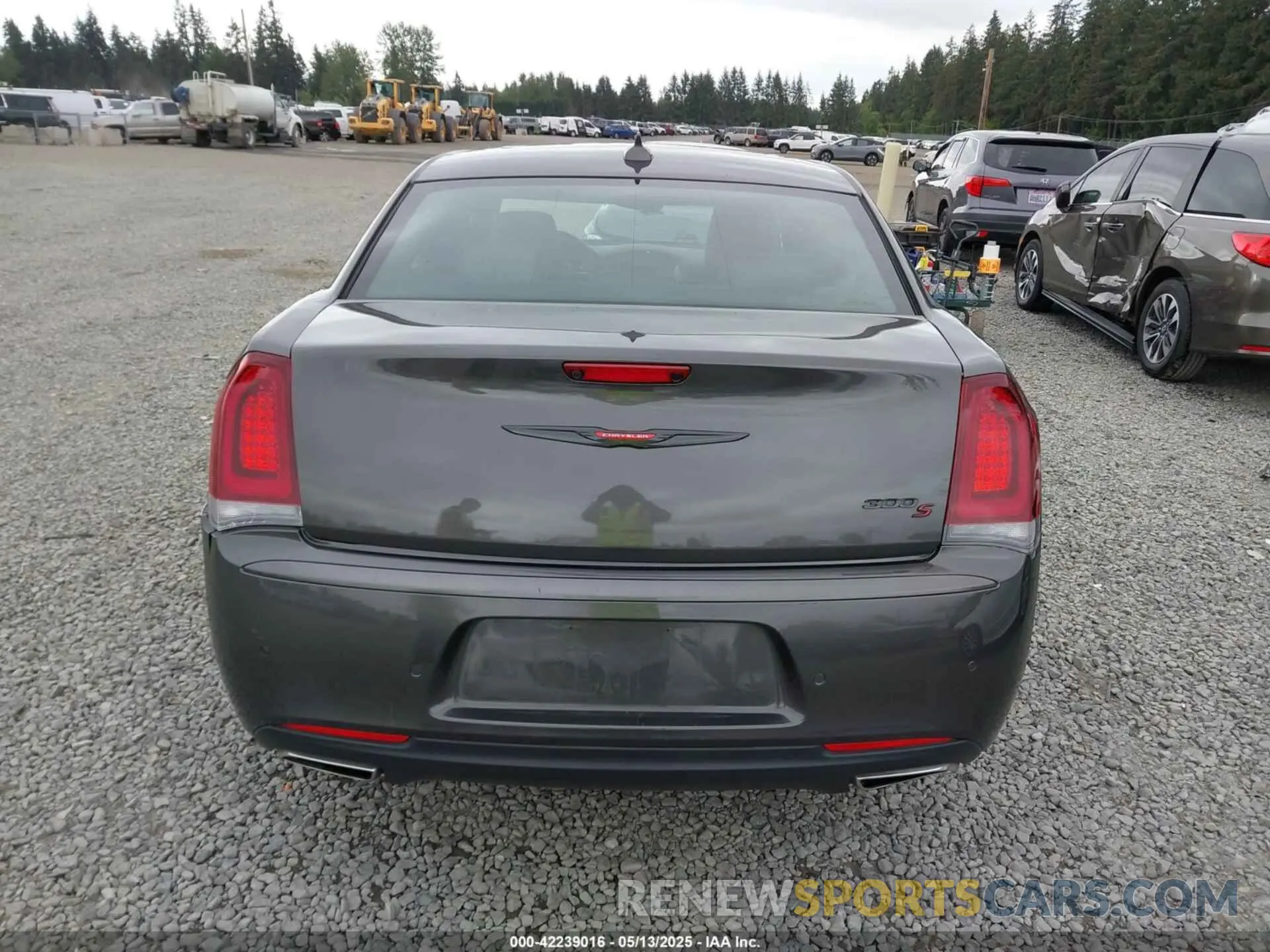 16 fotografías del automóvil dañado 2C3CCABG1PH561239 CHRYSLER 300 2023