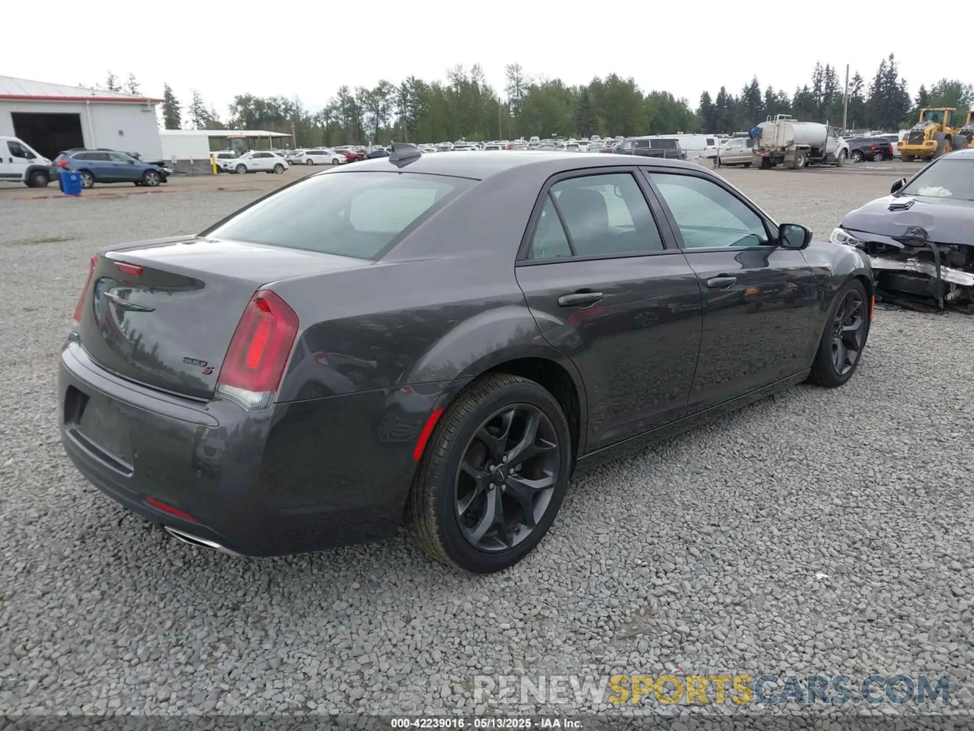 4 fotografías del automóvil dañado 2C3CCABG1PH561239 CHRYSLER 300 2023