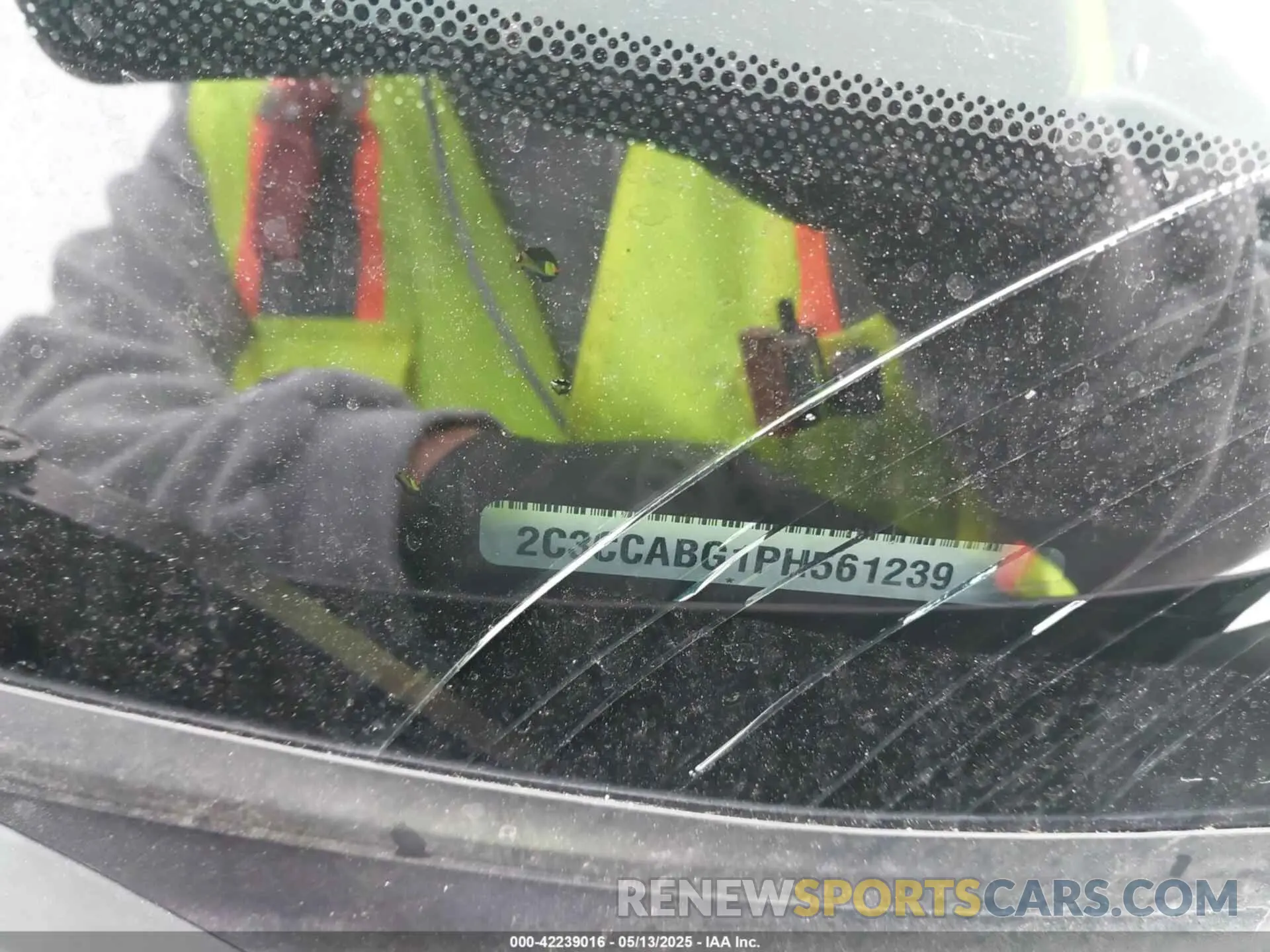 9 fotografías del automóvil dañado 2C3CCABG1PH561239 CHRYSLER 300 2023