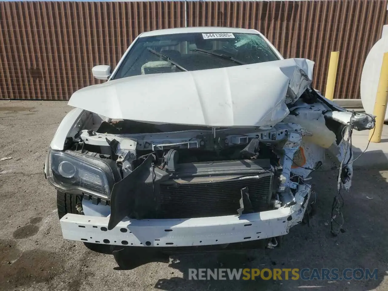 5 fotografías del automóvil dañado 2C3CCABG4PH538411 CHRYSLER 300 2023