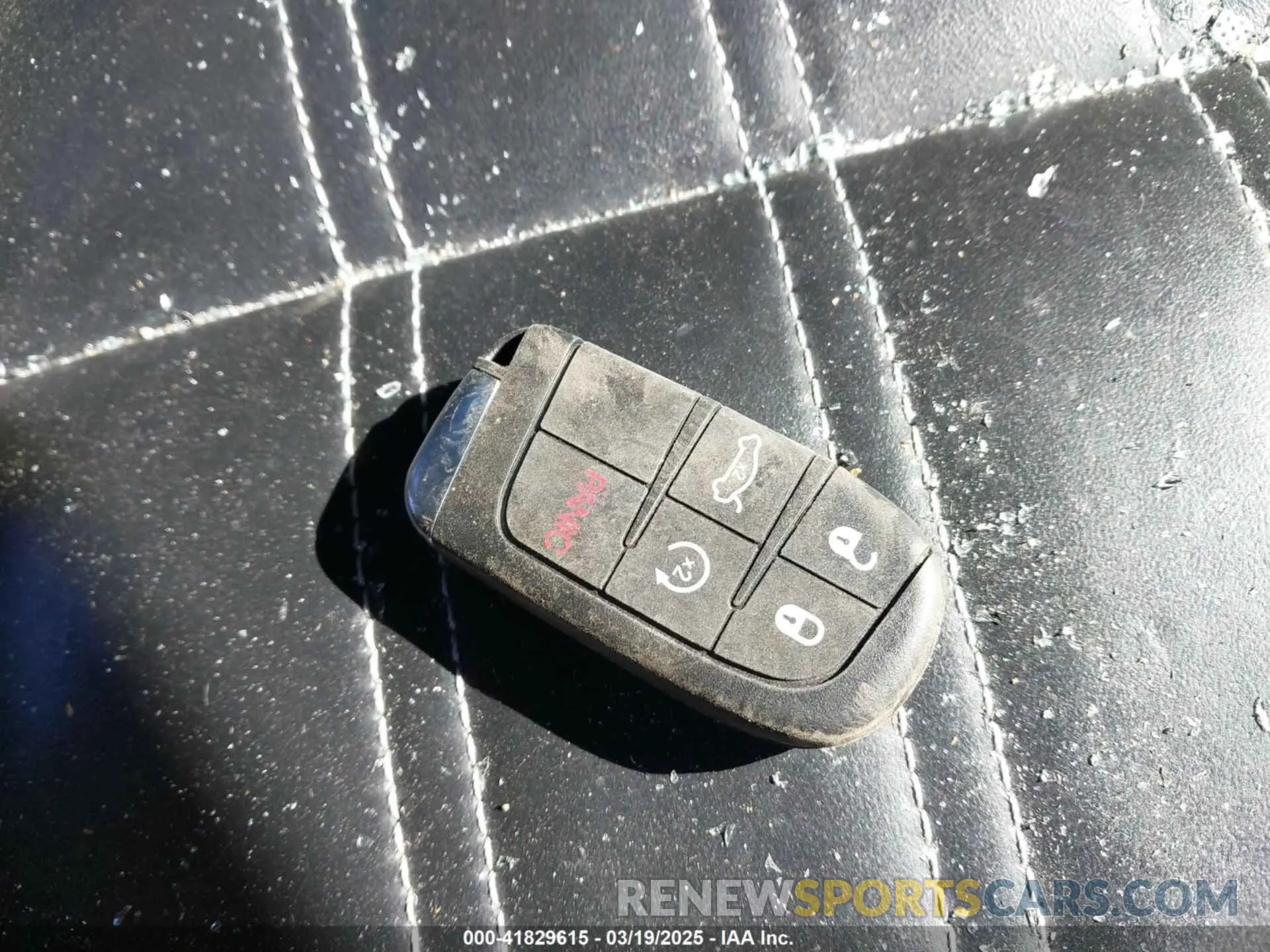 11 fotografías del automóvil dañado 2C3CCABG6PH537695 CHRYSLER 300 2023