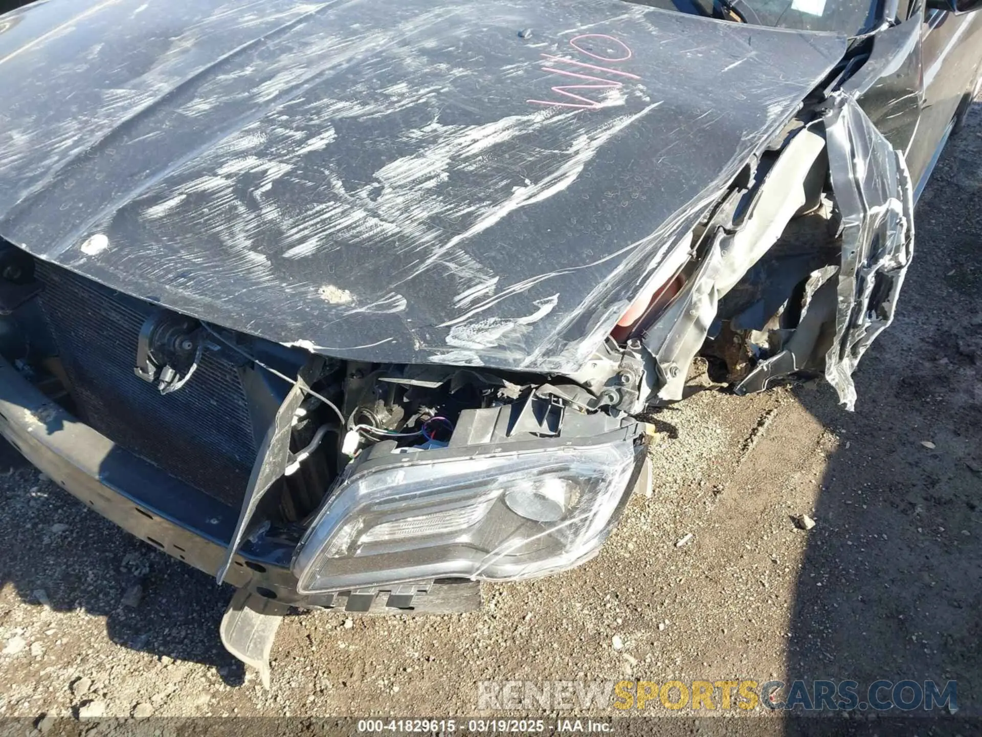 17 fotografías del automóvil dañado 2C3CCABG6PH537695 CHRYSLER 300 2023