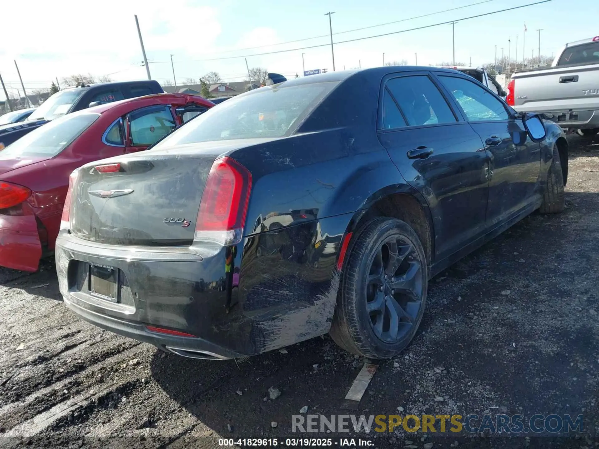 4 fotografías del automóvil dañado 2C3CCABG6PH537695 CHRYSLER 300 2023