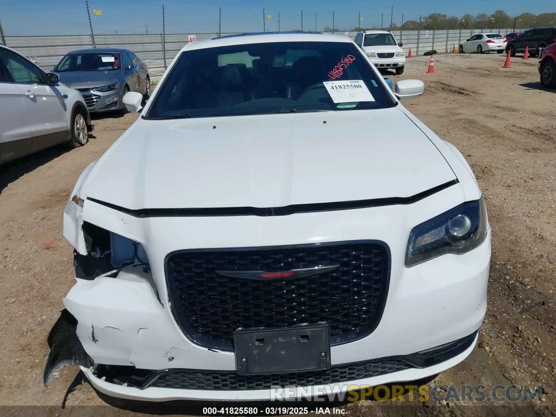 12 fotografías del automóvil dañado 2C3CCABG6PH561155 CHRYSLER 300 2023