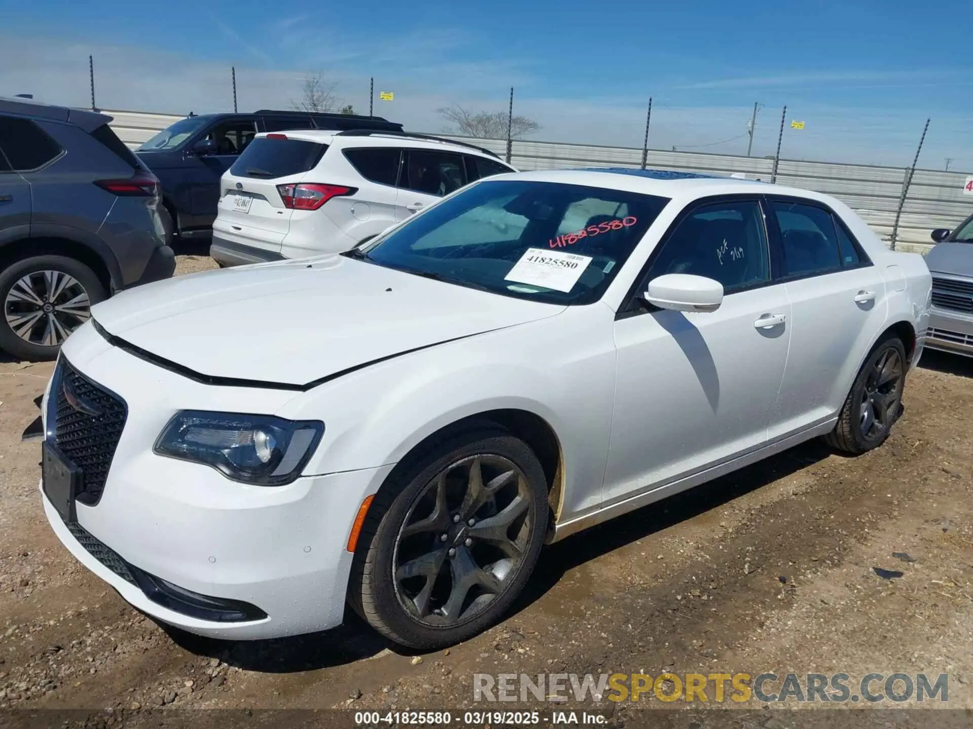 2 fotografías del automóvil dañado 2C3CCABG6PH561155 CHRYSLER 300 2023