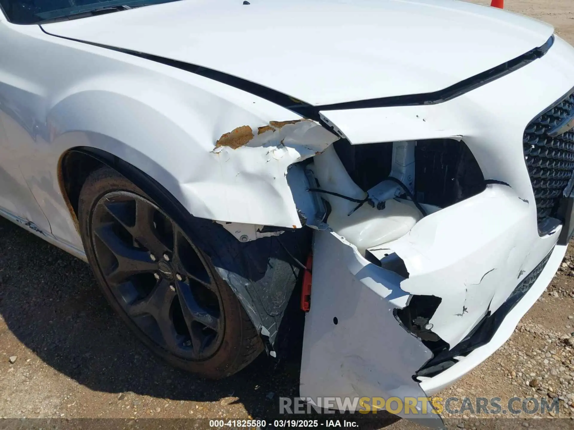6 fotografías del automóvil dañado 2C3CCABG6PH561155 CHRYSLER 300 2023