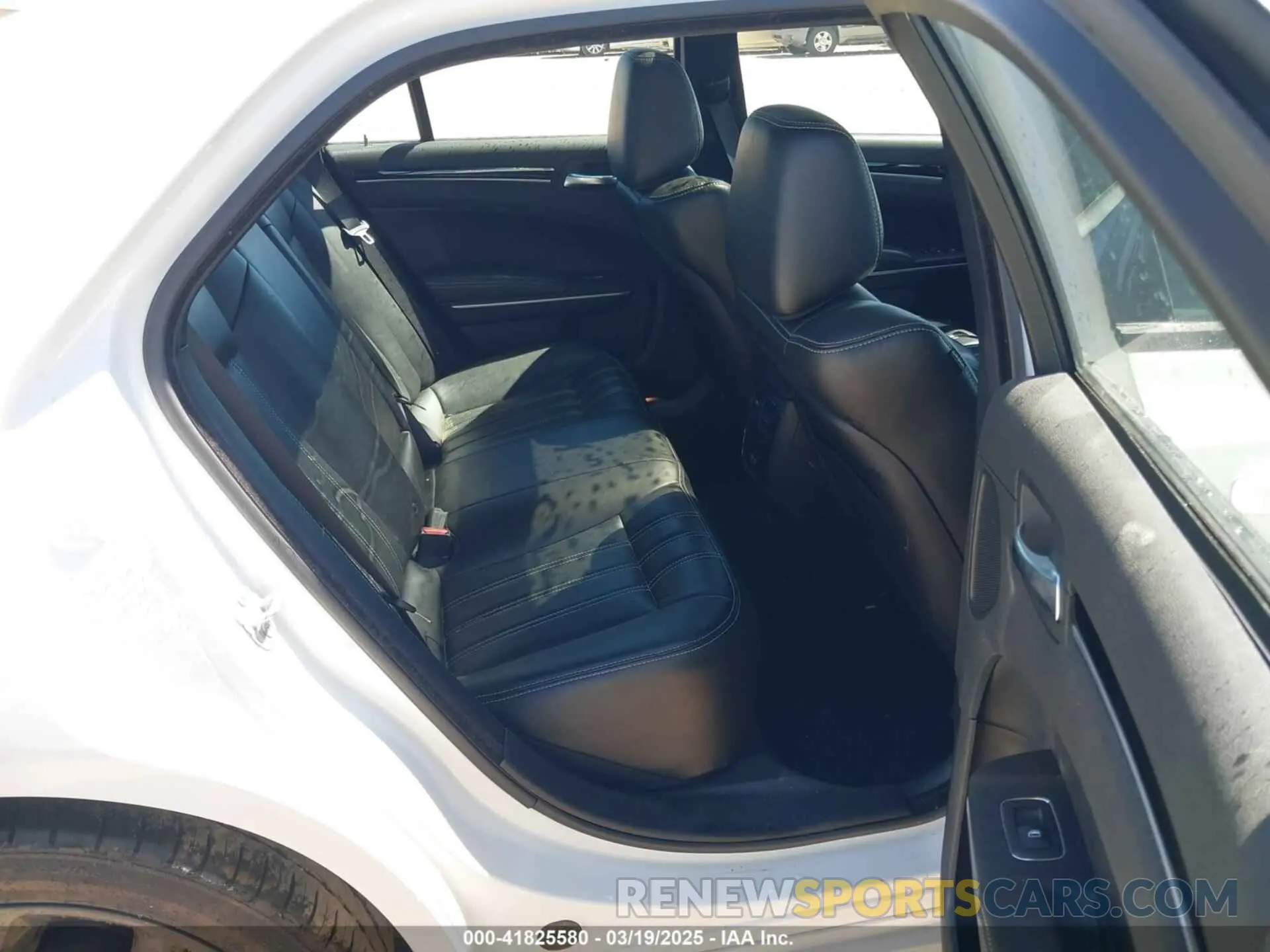 8 fotografías del automóvil dañado 2C3CCABG6PH561155 CHRYSLER 300 2023