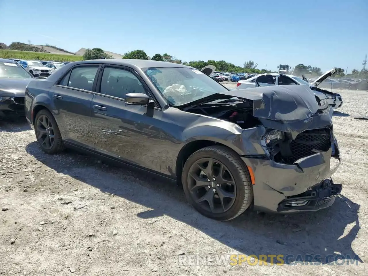4 fotografías del automóvil dañado 2C3CCABG7PH664889 CHRYSLER 300 2023