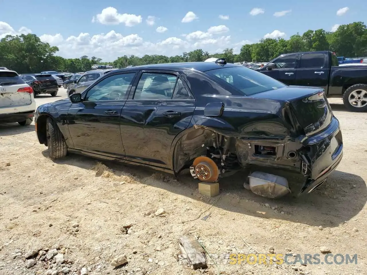 2 fotografías del automóvil dañado 2C3CCABG9PH514153 CHRYSLER 300 2023