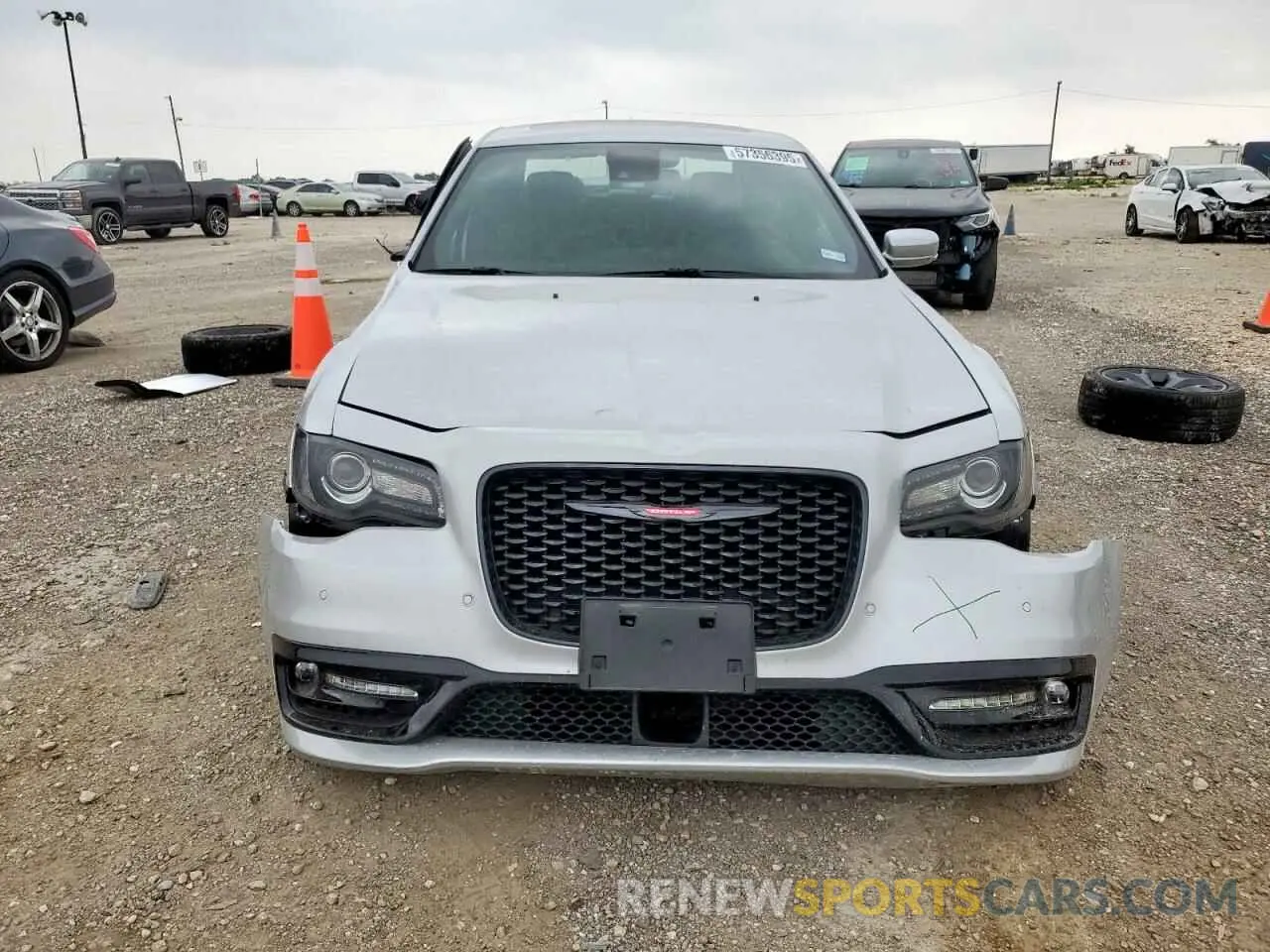 5 fotografías del automóvil dañado 2C3CCABT0PH691493 CHRYSLER 300 2023
