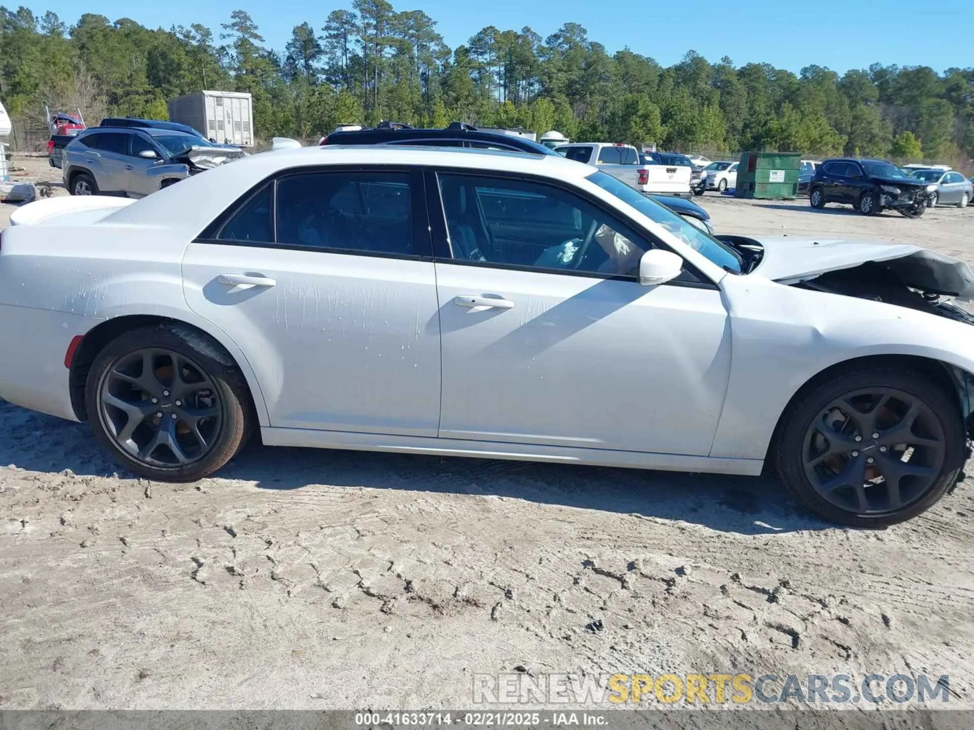 14 fotografías del automóvil dañado 2C3CCABTXPH636940 CHRYSLER 300 2023