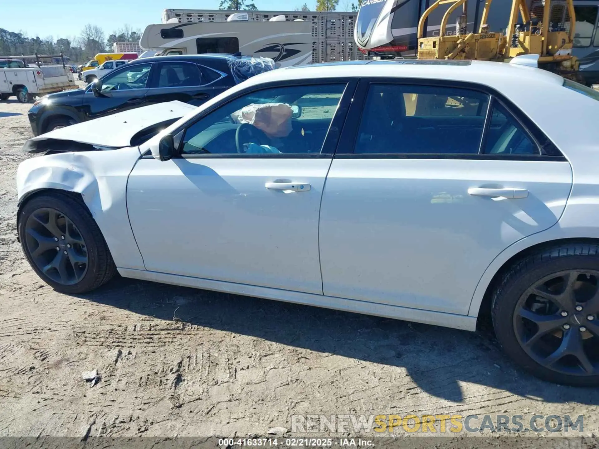 15 fotografías del automóvil dañado 2C3CCABTXPH636940 CHRYSLER 300 2023