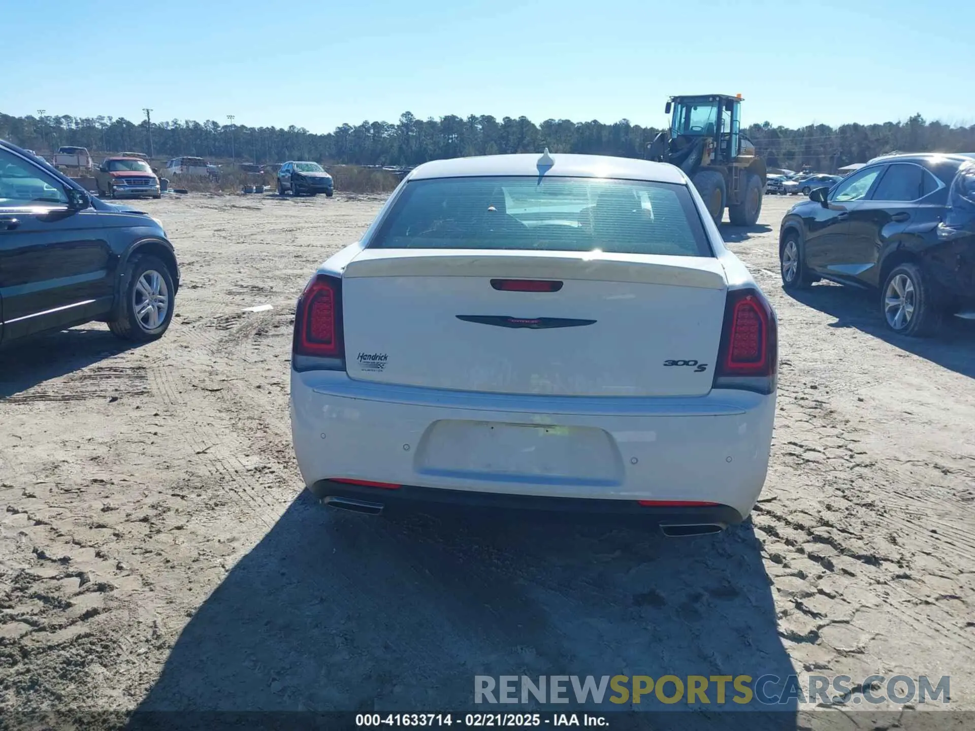 17 fotografías del automóvil dañado 2C3CCABTXPH636940 CHRYSLER 300 2023