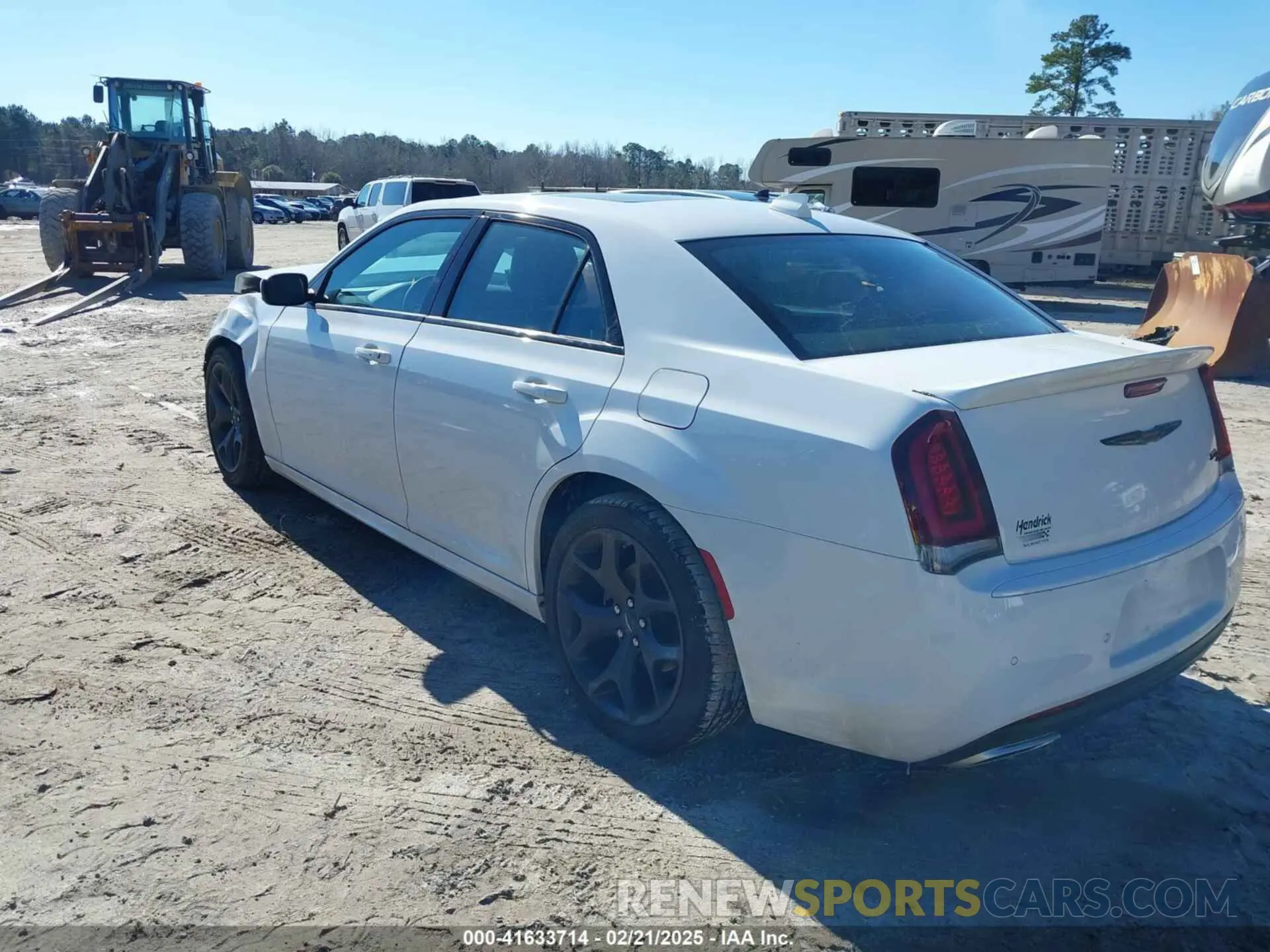3 fotografías del automóvil dañado 2C3CCABTXPH636940 CHRYSLER 300 2023