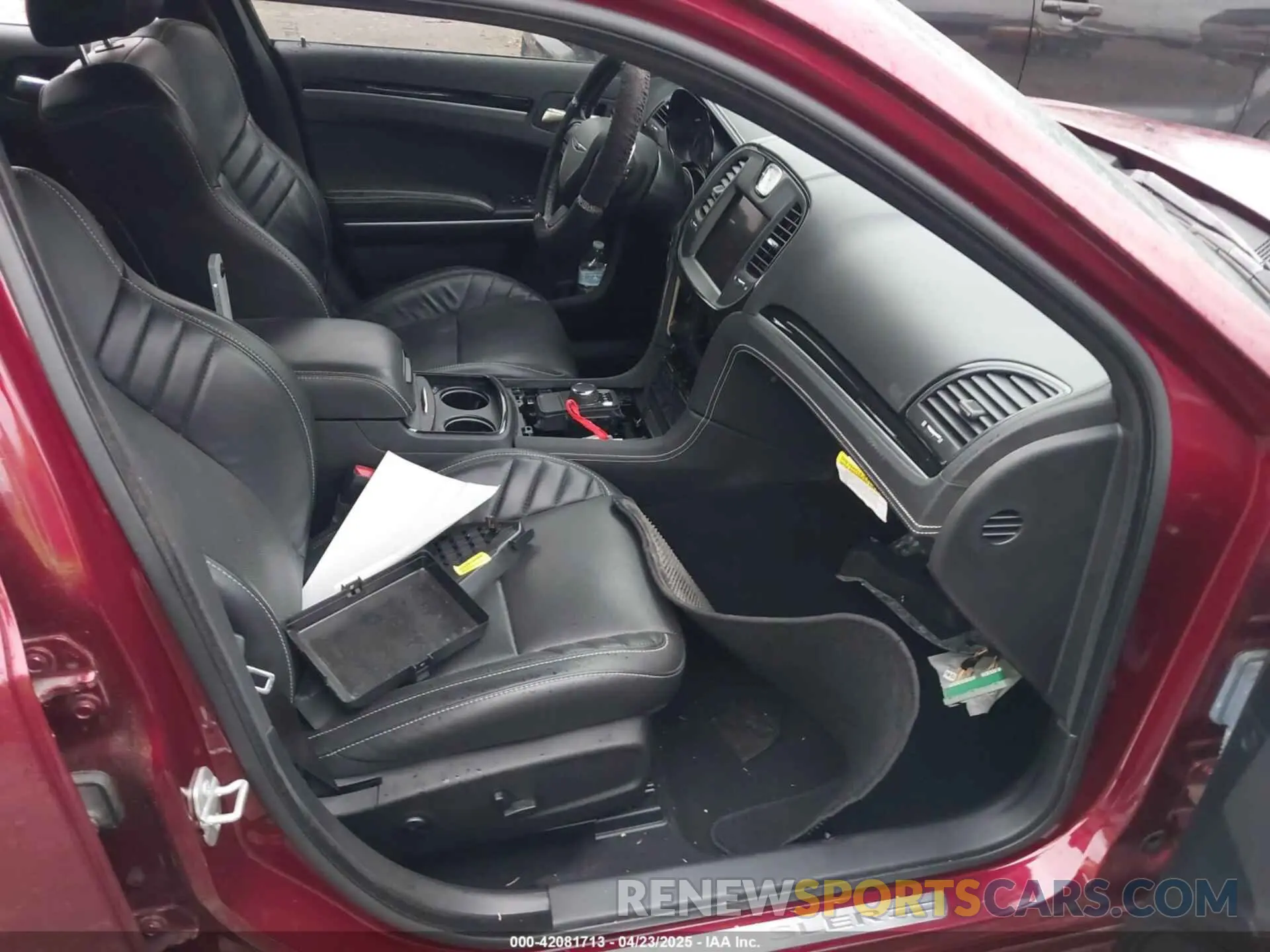5 fotografías del automóvil dañado 2C3CCAPJ2PH500325 CHRYSLER 300 2023