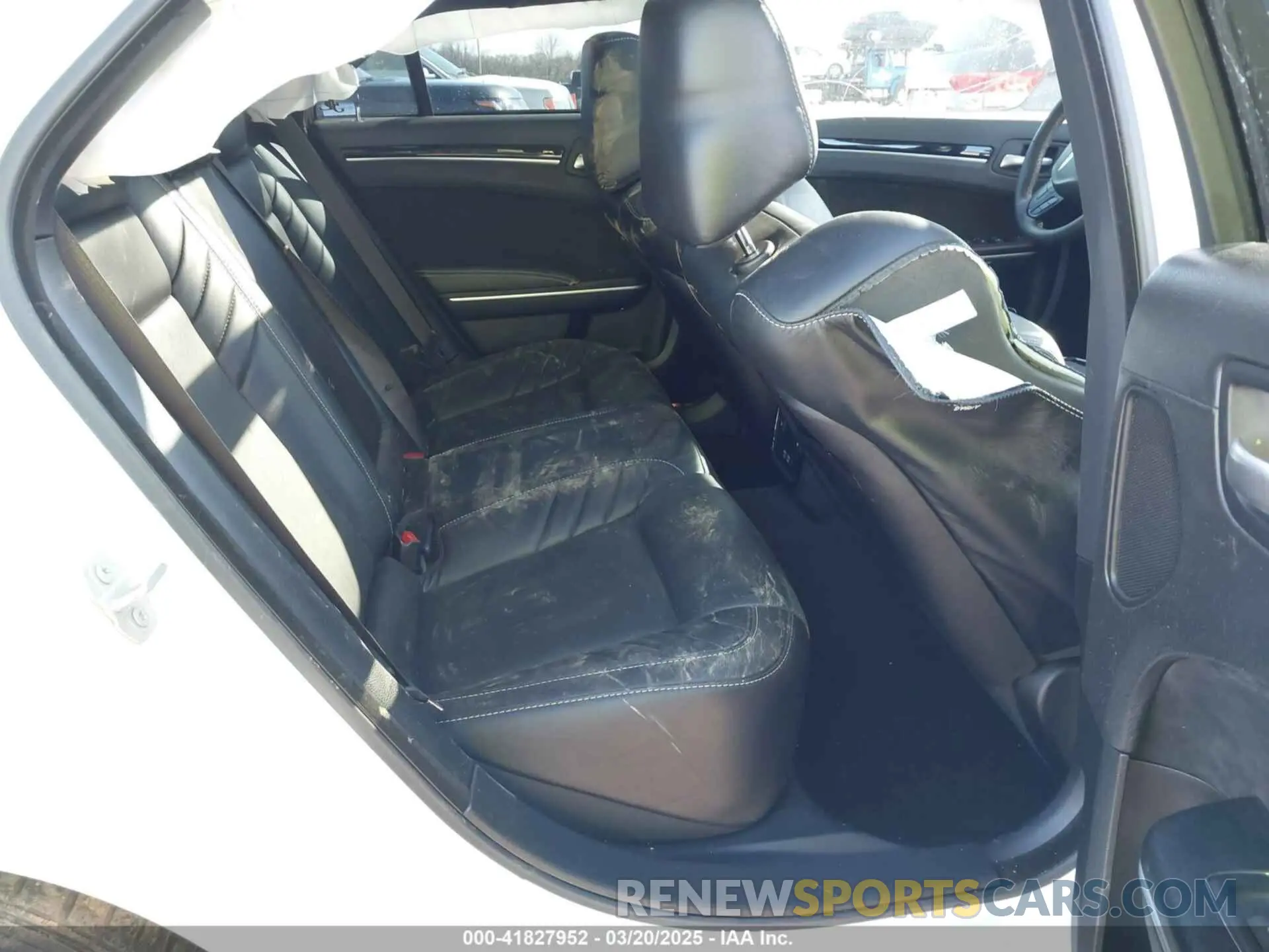 8 fotografías del automóvil dañado 2C3CCAPJ9PH501147 CHRYSLER 300 2023