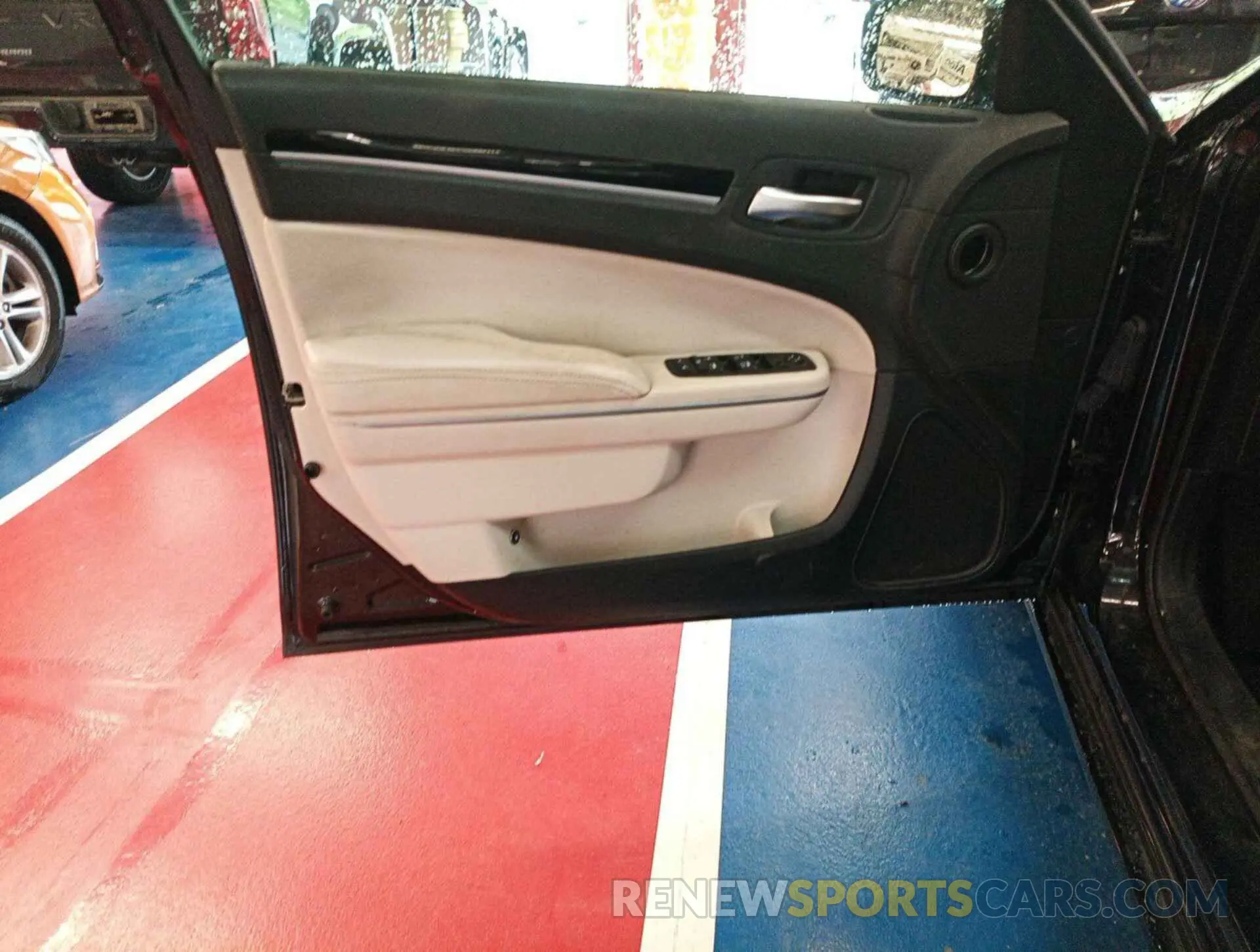 25 fotografías del automóvil dañado 2C3CCARG1PH556323 CHRYSLER 300 2023