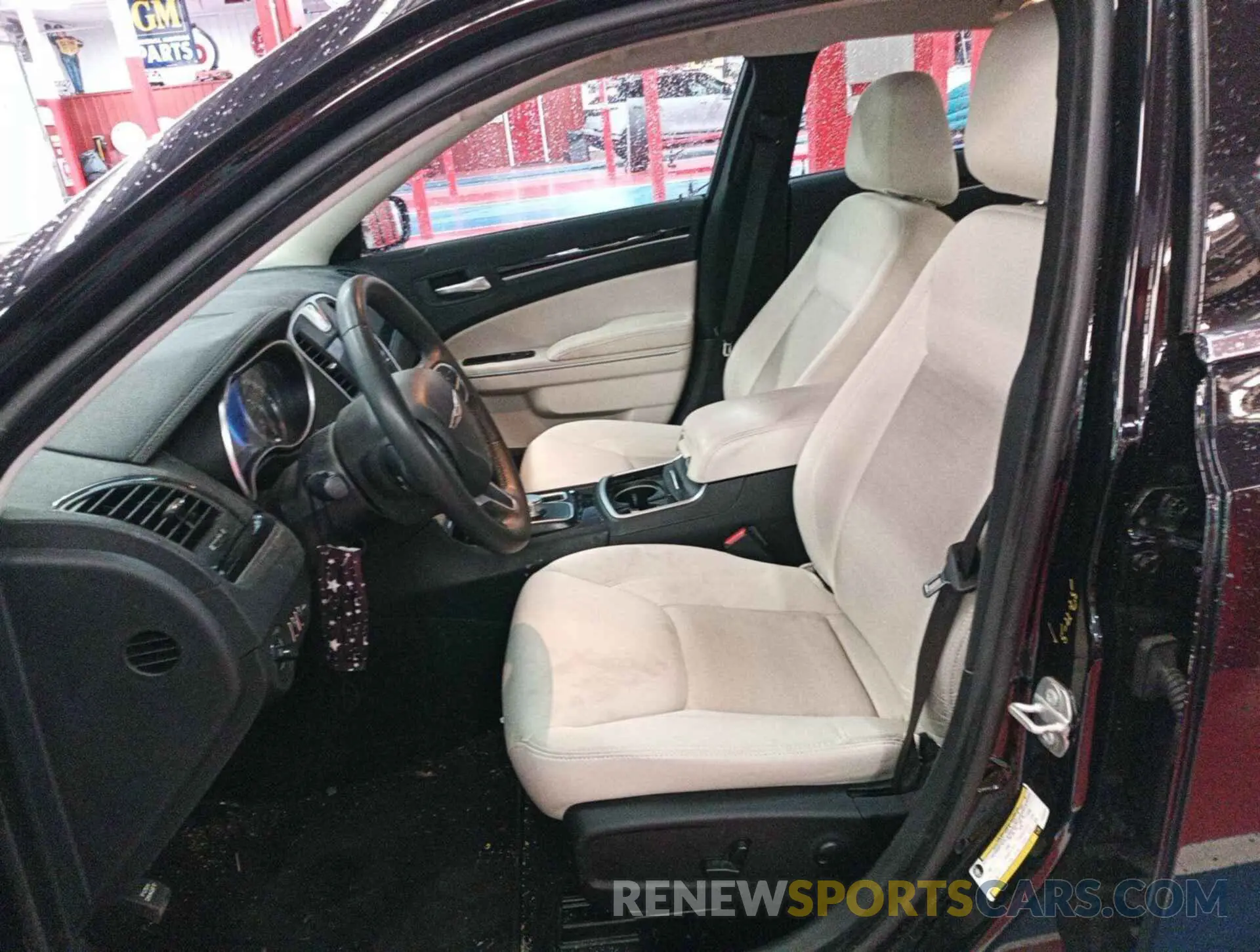 26 fotografías del automóvil dañado 2C3CCARG1PH556323 CHRYSLER 300 2023