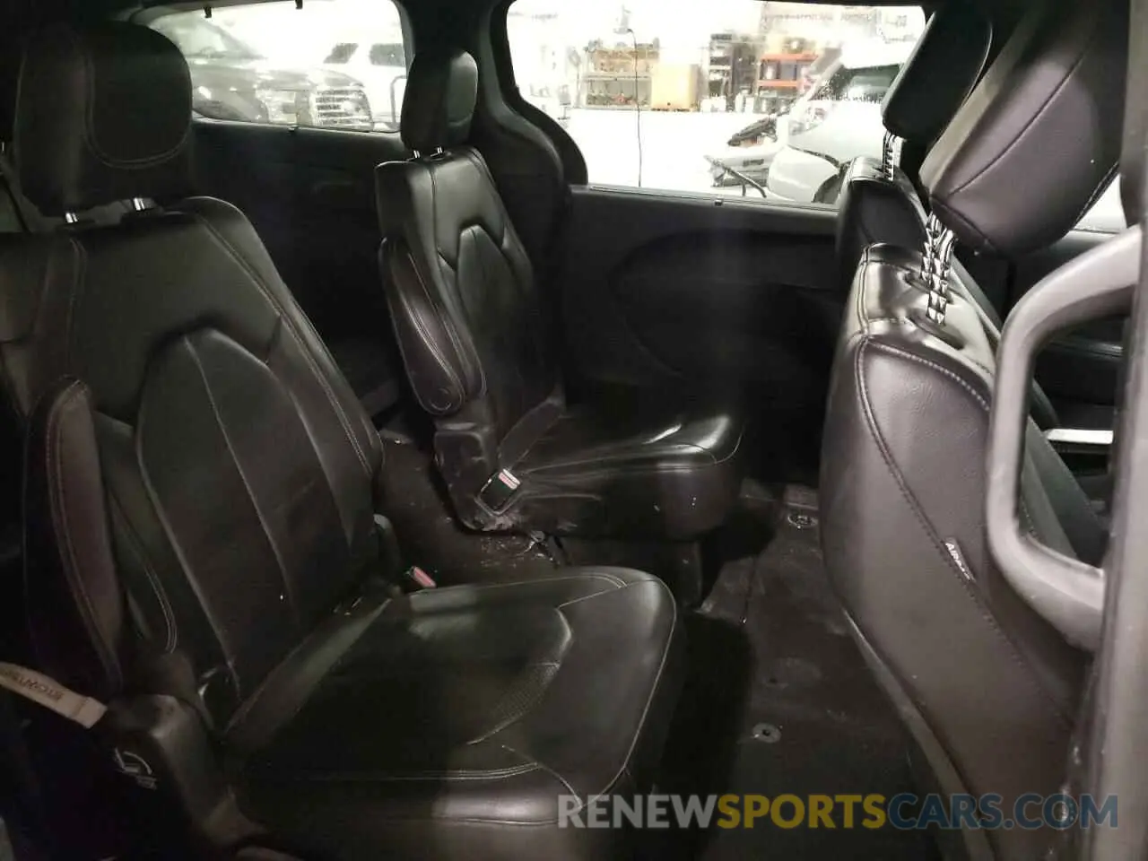 11 fotografías del automóvil dañado 2C4RC1BG5KR609236 CHRYSLER All Models 2019