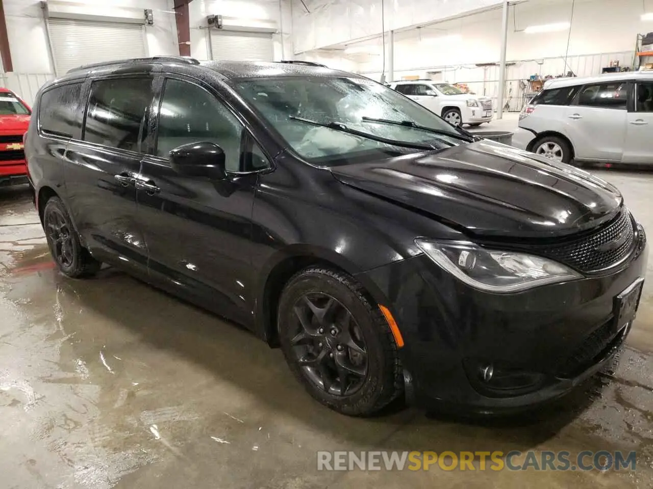 4 fotografías del automóvil dañado 2C4RC1BG5KR609236 CHRYSLER All Models 2019