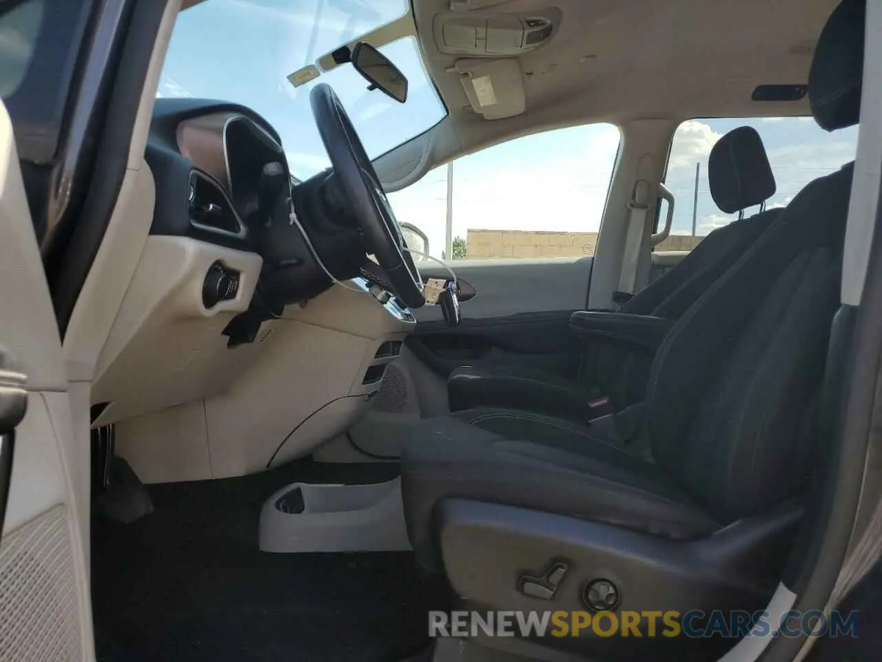 7 fotografías del automóvil dañado 2C4RC1CG5LR223934 CHRYSLER MINIVAN 2020